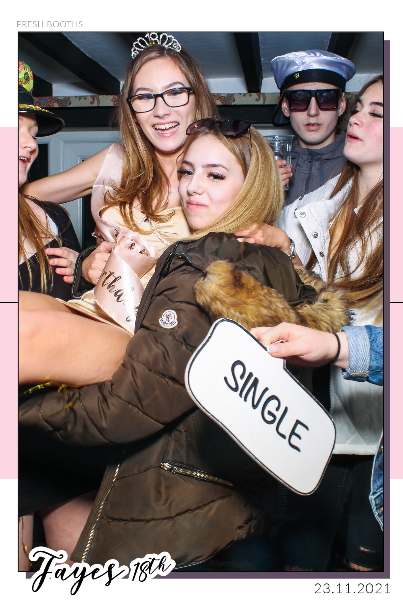 Fayes 18th - Selfie Mirror | View more photos from the event at gallery.freshbooths.com/u/FreshBooths/Fayes-18th-Selfie-Mirror