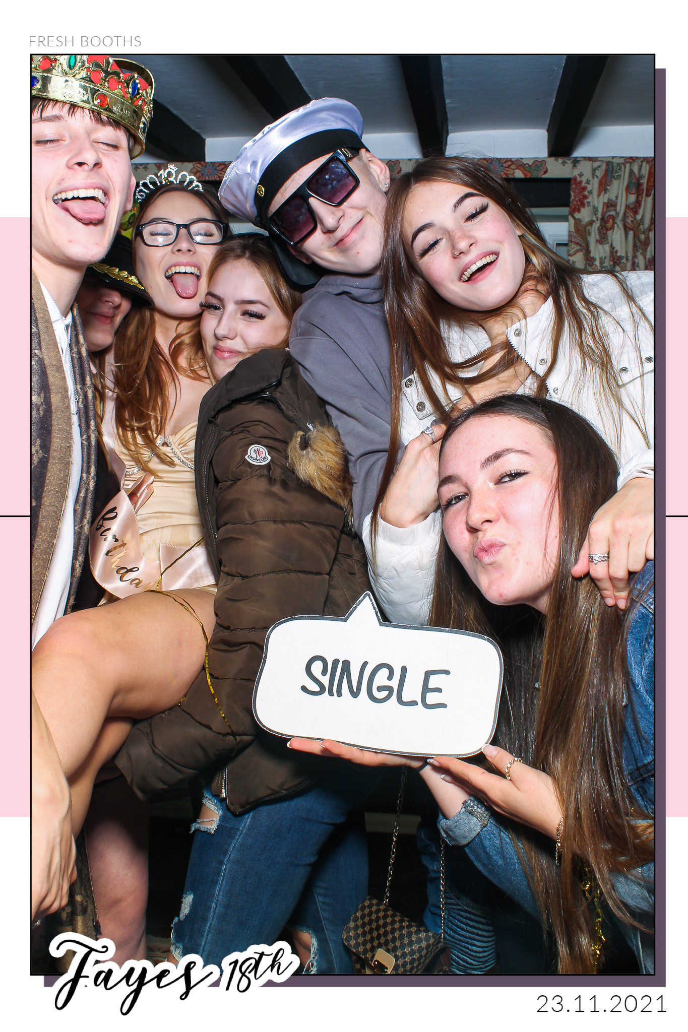 Fayes 18th - Selfie Mirror | View more photos from the event at gallery.freshbooths.com/u/FreshBooths/Fayes-18th-Selfie-Mirror