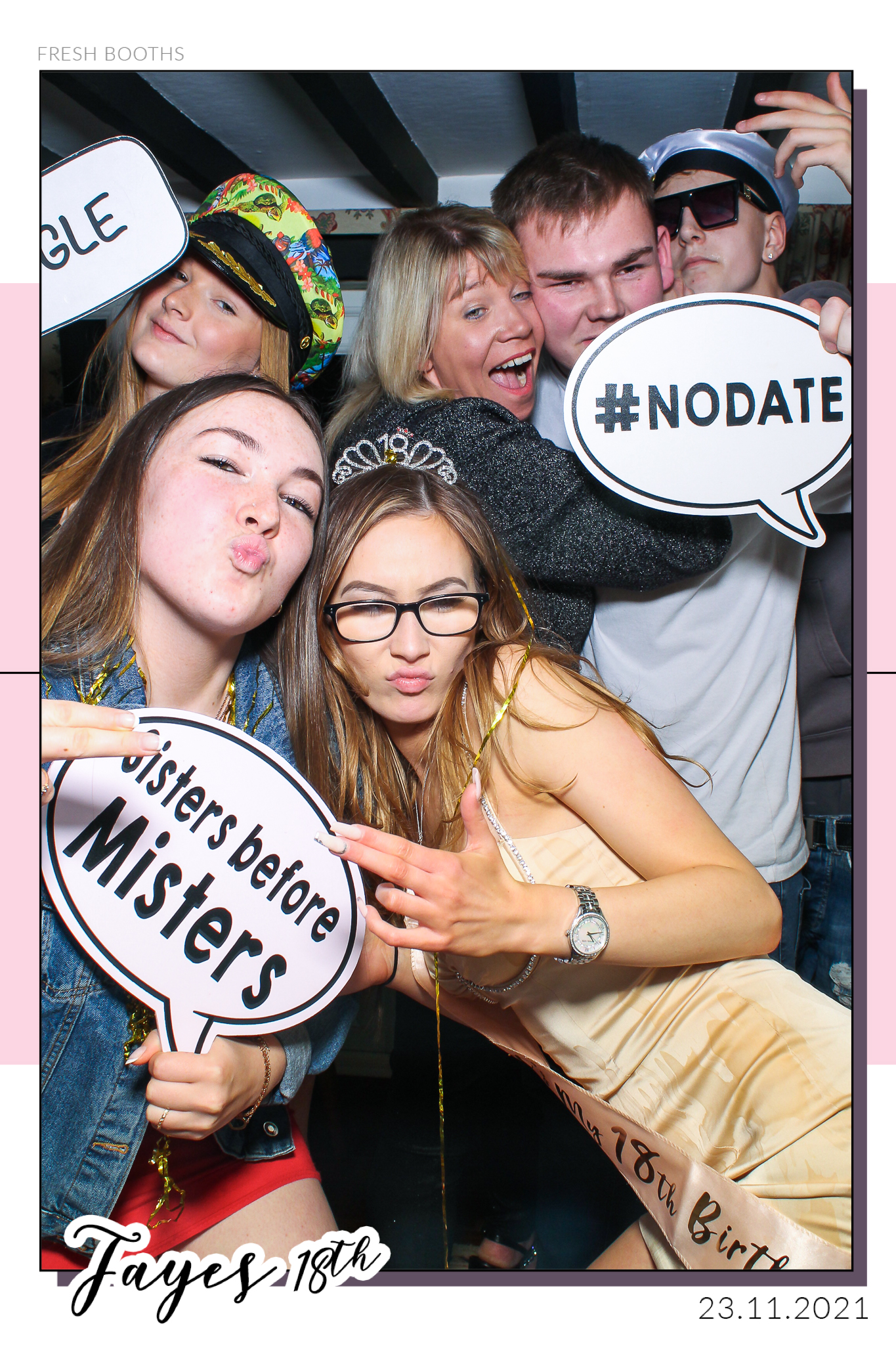Fayes 18th - Selfie Mirror | View more photos from the event at gallery.freshbooths.com/u/FreshBooths/Fayes-18th-Selfie-Mirror