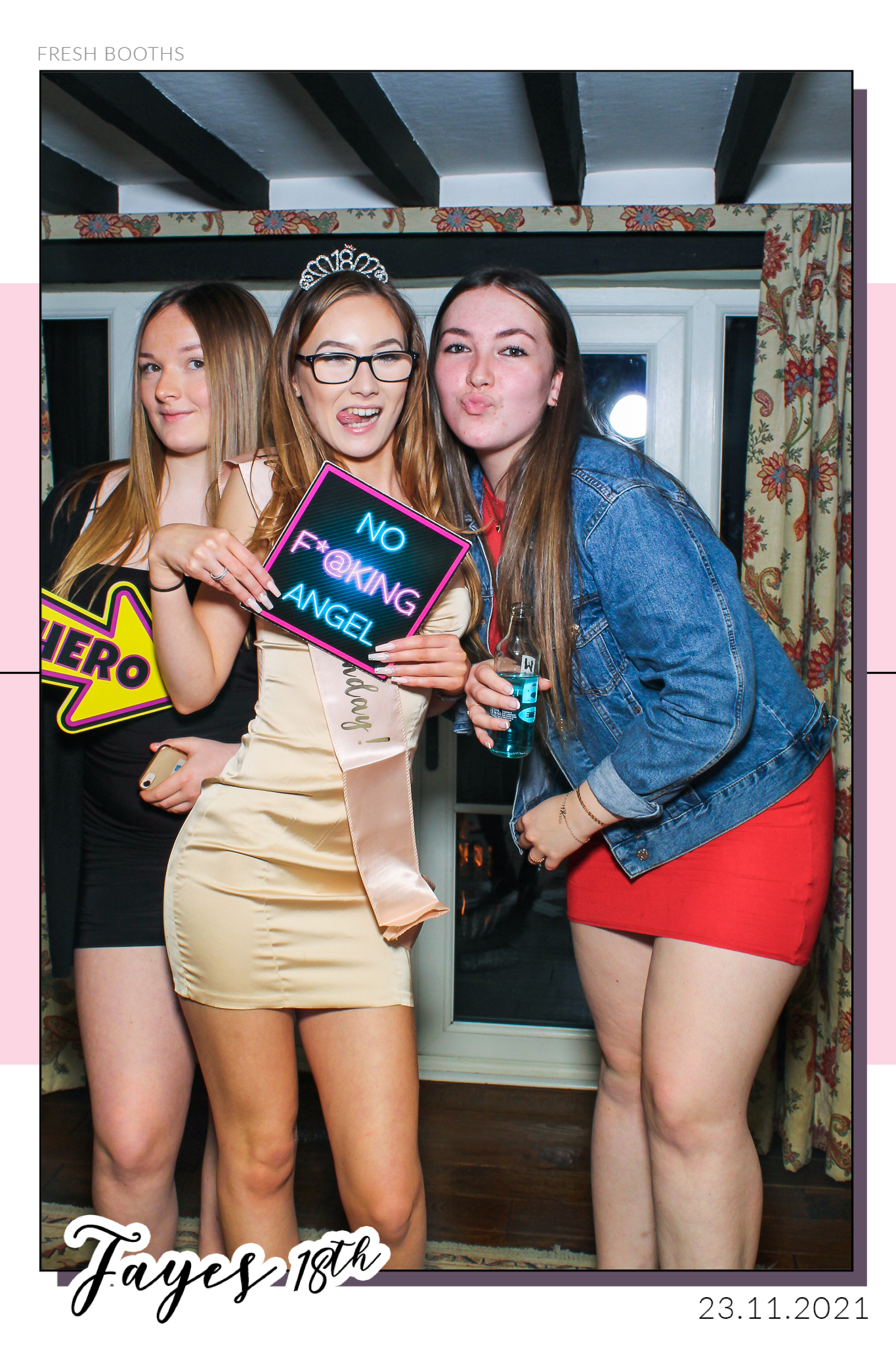 Fayes 18th - Selfie Mirror | View more photos from the event at gallery.freshbooths.com/u/FreshBooths/Fayes-18th-Selfie-Mirror