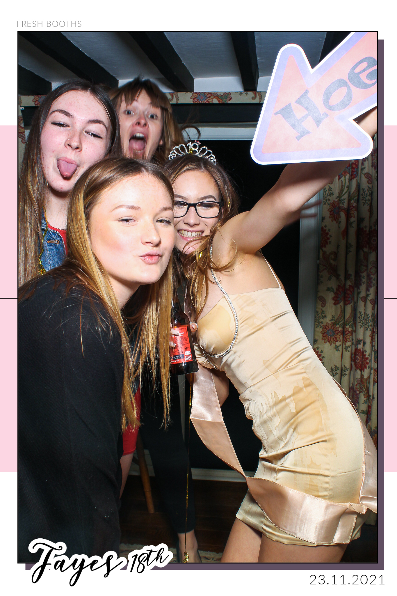 Fayes 18th - Selfie Mirror | View more photos from the event at gallery.freshbooths.com/u/FreshBooths/Fayes-18th-Selfie-Mirror