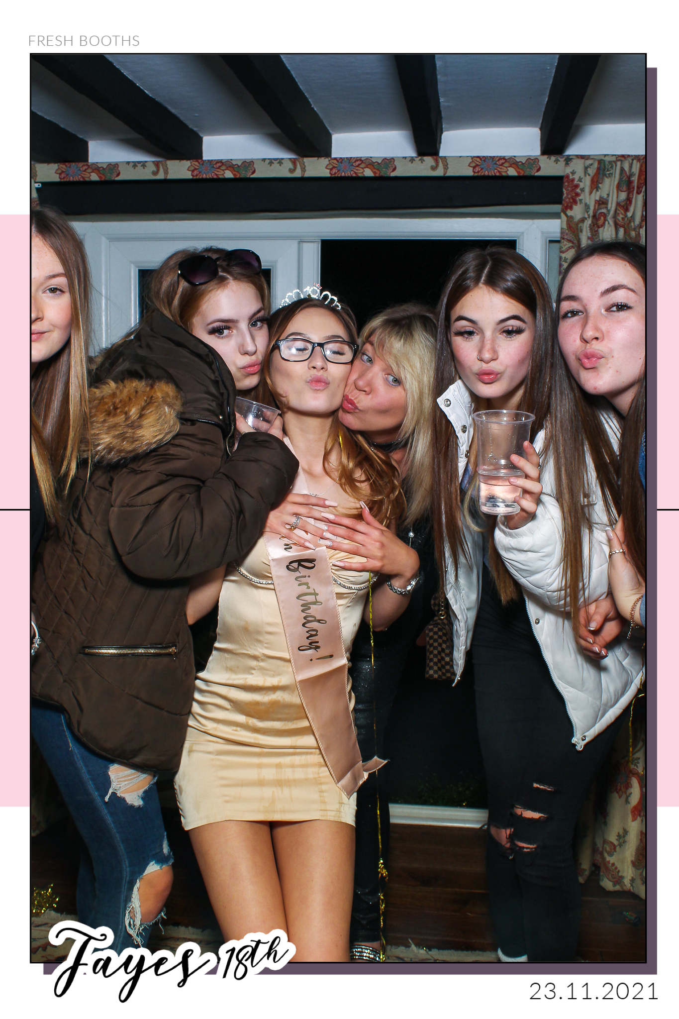Fayes 18th - Selfie Mirror | View more photos from the event at gallery.freshbooths.com/u/FreshBooths/Fayes-18th-Selfie-Mirror