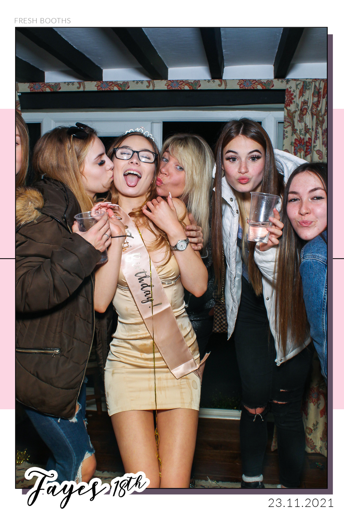 Fayes 18th - Selfie Mirror | View more photos from the event at gallery.freshbooths.com/u/FreshBooths/Fayes-18th-Selfie-Mirror