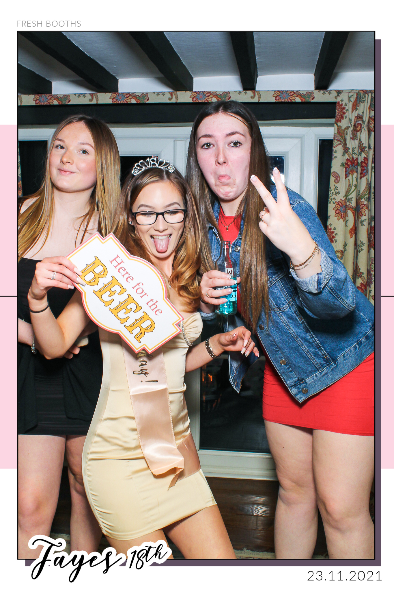 Fayes 18th - Selfie Mirror | View more photos from the event at gallery.freshbooths.com/u/FreshBooths/Fayes-18th-Selfie-Mirror