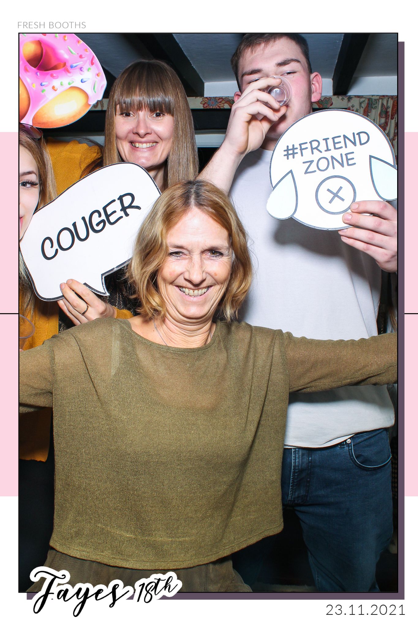 Fayes 18th - Selfie Mirror | View more photos from the event at gallery.freshbooths.com/u/FreshBooths/Fayes-18th-Selfie-Mirror