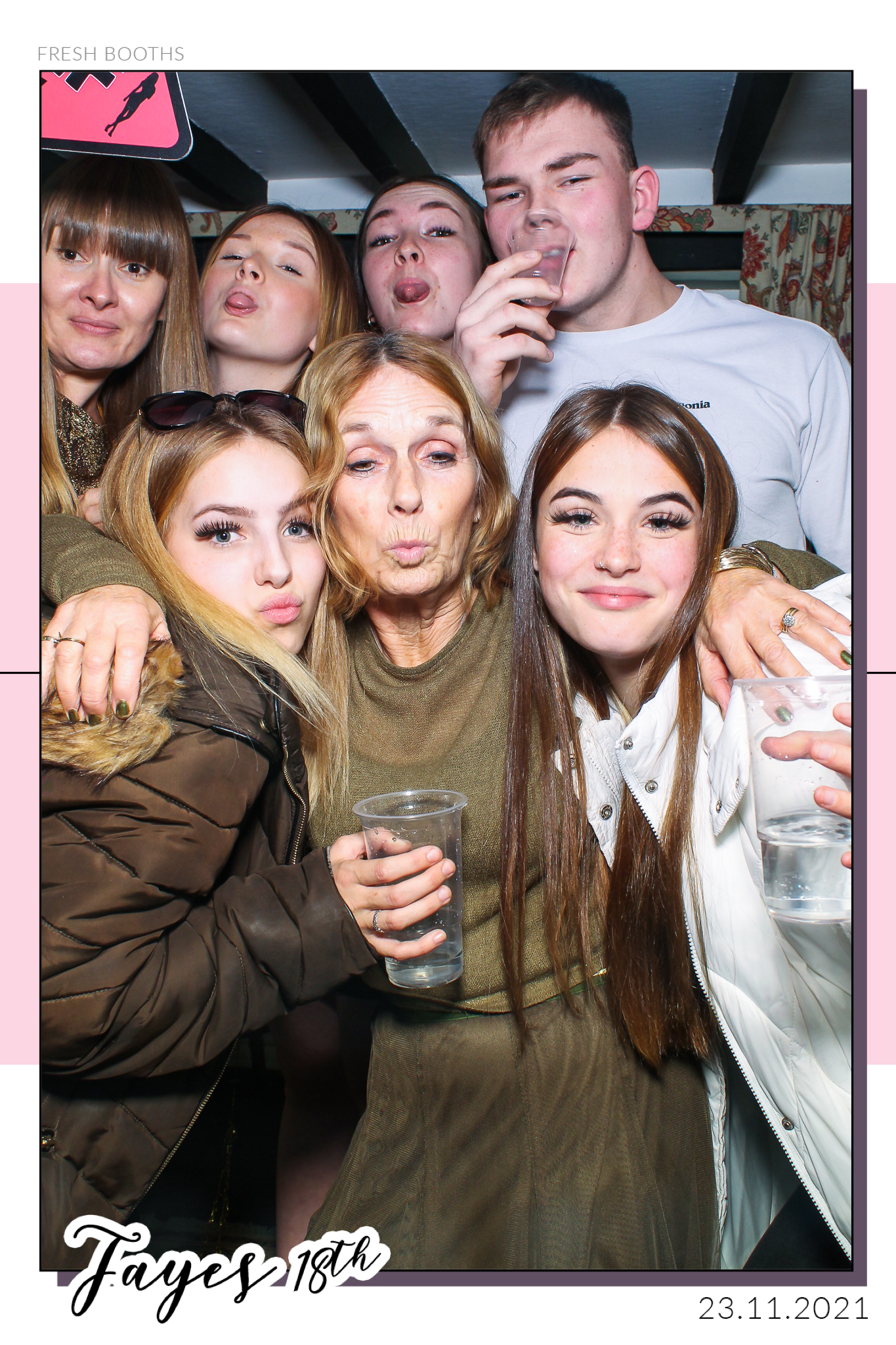 Fayes 18th - Selfie Mirror | View more photos from the event at gallery.freshbooths.com/u/FreshBooths/Fayes-18th-Selfie-Mirror