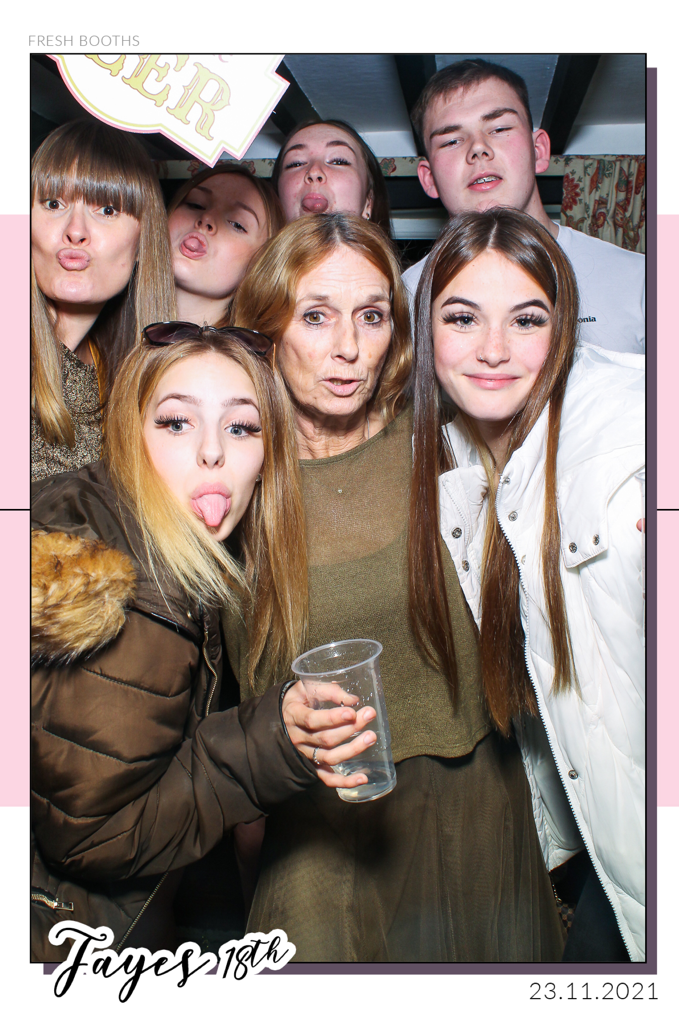 Fayes 18th - Selfie Mirror | View more photos from the event at gallery.freshbooths.com/u/FreshBooths/Fayes-18th-Selfie-Mirror