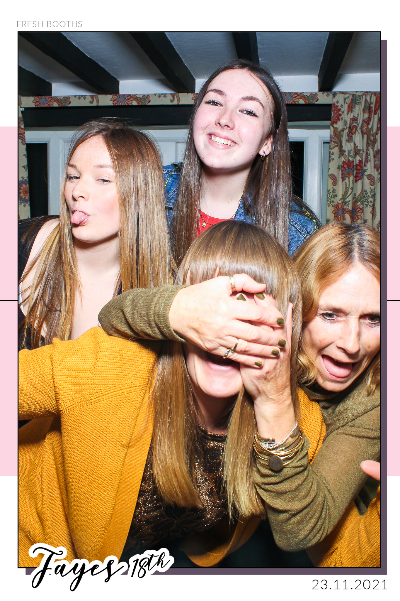 Fayes 18th - Selfie Mirror | View more photos from the event at gallery.freshbooths.com/u/FreshBooths/Fayes-18th-Selfie-Mirror