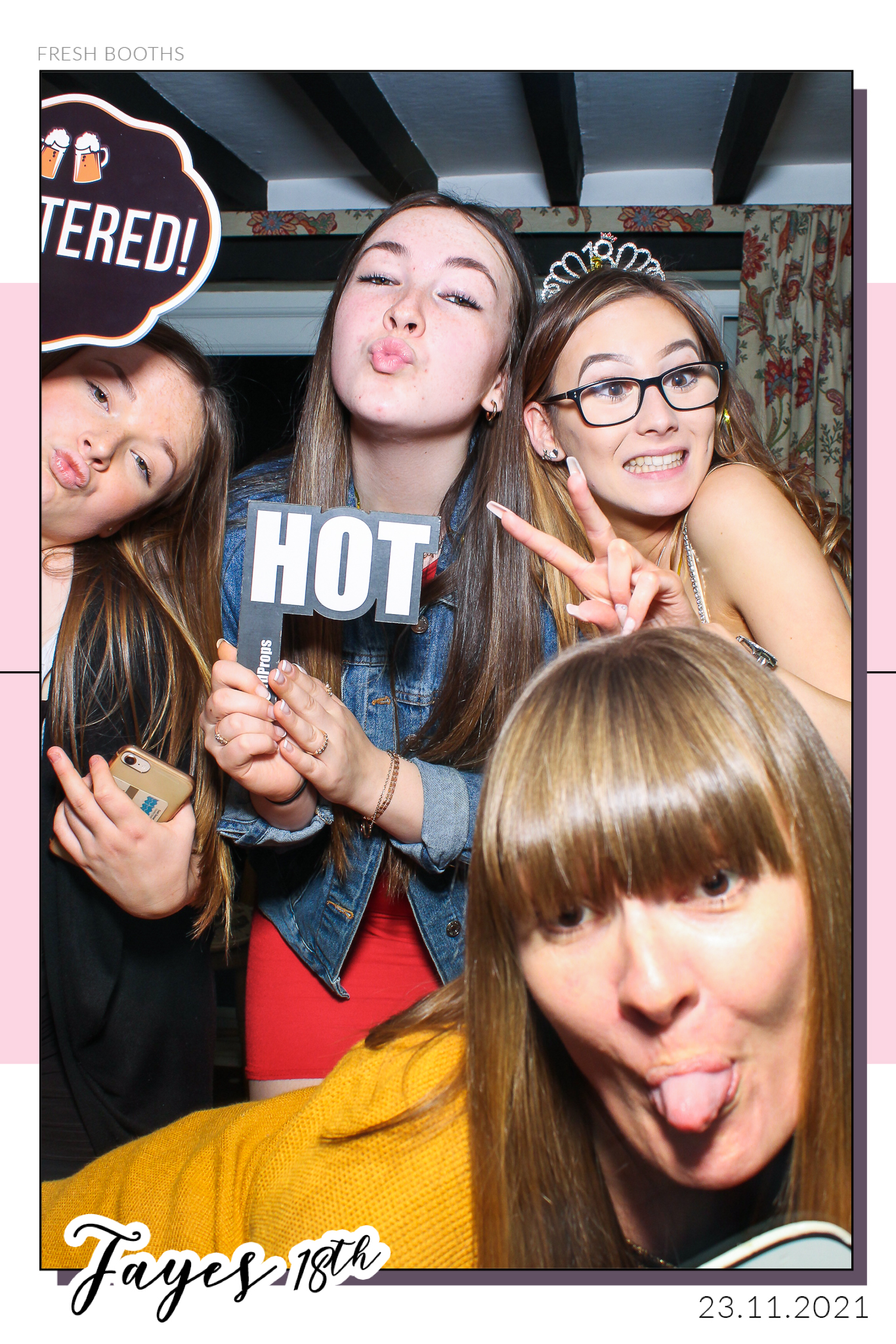 Fayes 18th - Selfie Mirror | View more photos from the event at gallery.freshbooths.com/u/FreshBooths/Fayes-18th-Selfie-Mirror