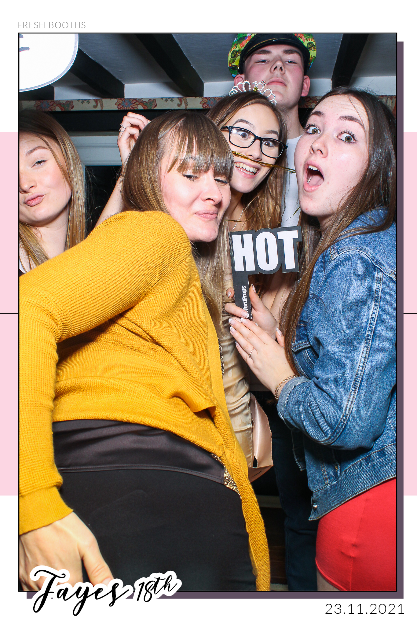 Fayes 18th - Selfie Mirror | View more photos from the event at gallery.freshbooths.com/u/FreshBooths/Fayes-18th-Selfie-Mirror