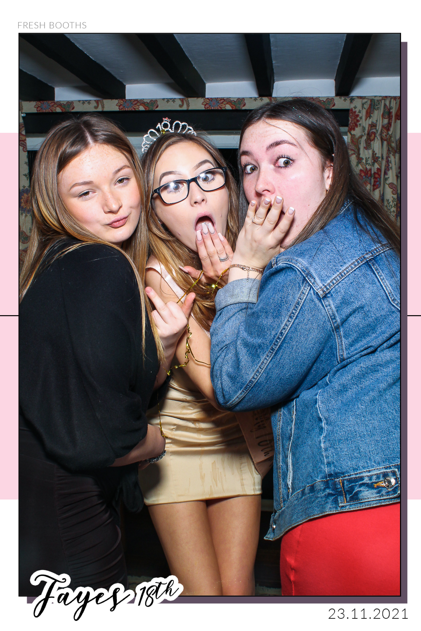Fayes 18th - Selfie Mirror | View more photos from the event at gallery.freshbooths.com/u/FreshBooths/Fayes-18th-Selfie-Mirror