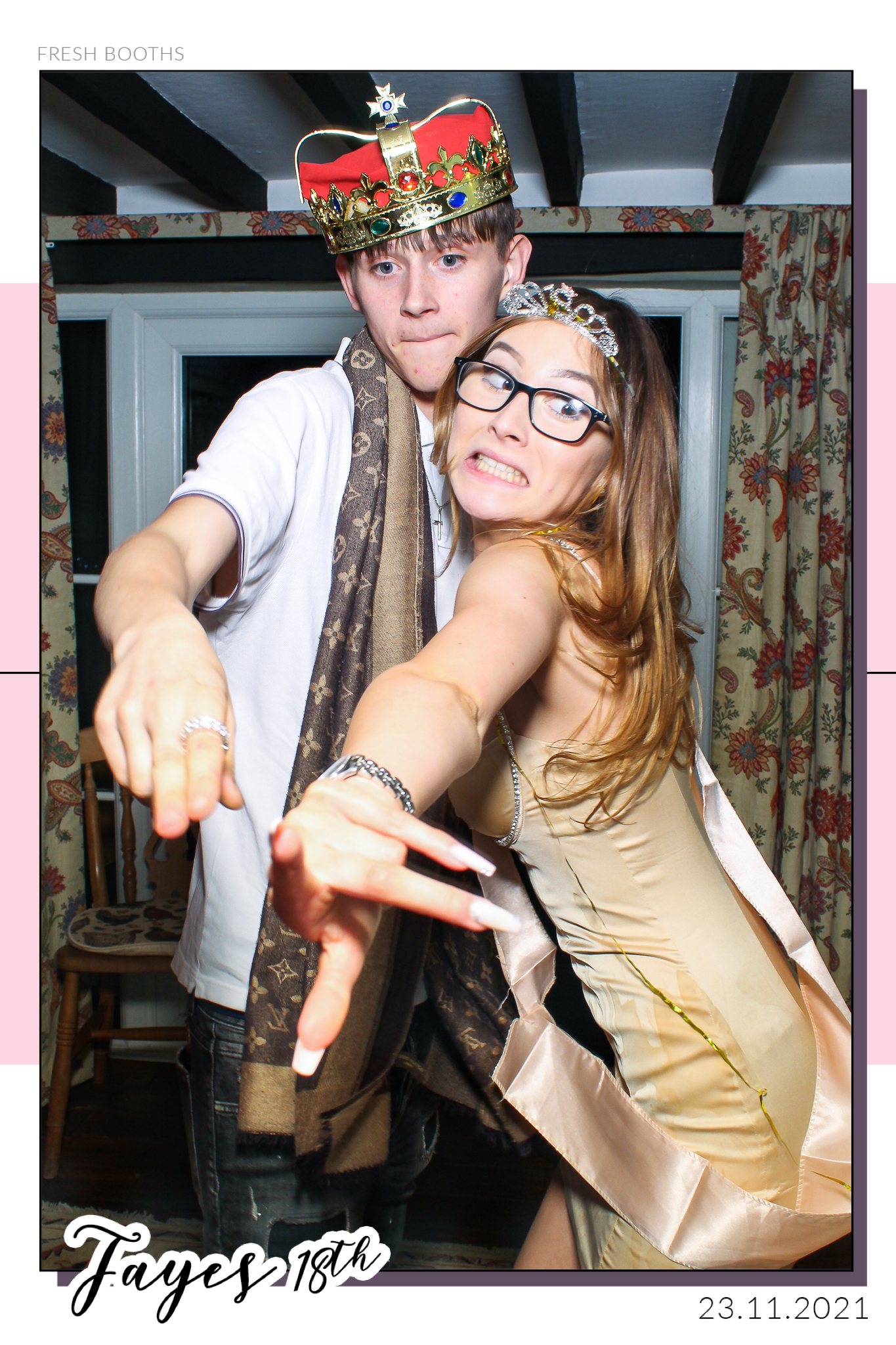 Fayes 18th - Selfie Mirror | View more photos from the event at gallery.freshbooths.com/u/FreshBooths/Fayes-18th-Selfie-Mirror