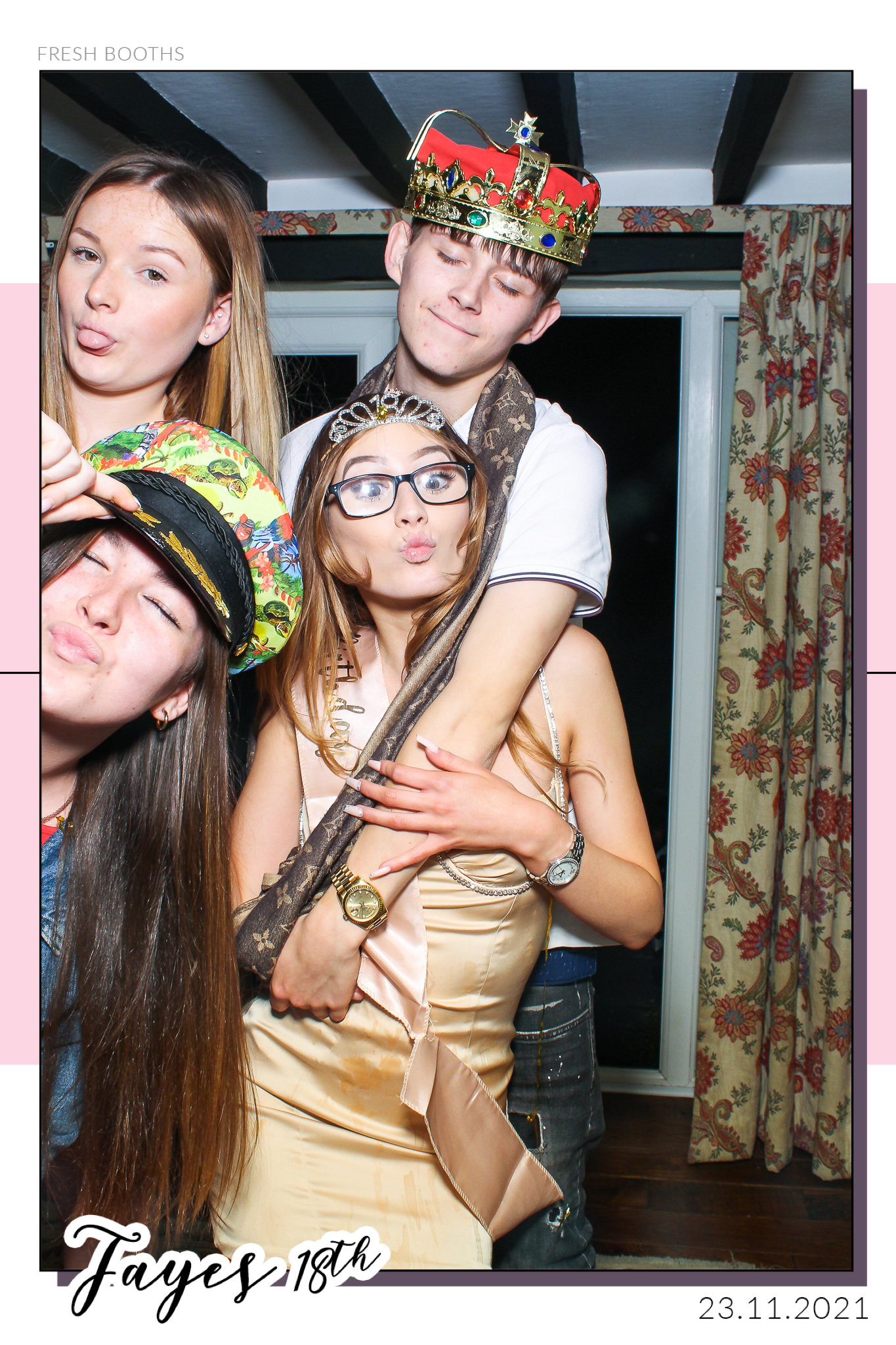 Fayes 18th - Selfie Mirror | View more photos from the event at gallery.freshbooths.com/u/FreshBooths/Fayes-18th-Selfie-Mirror
