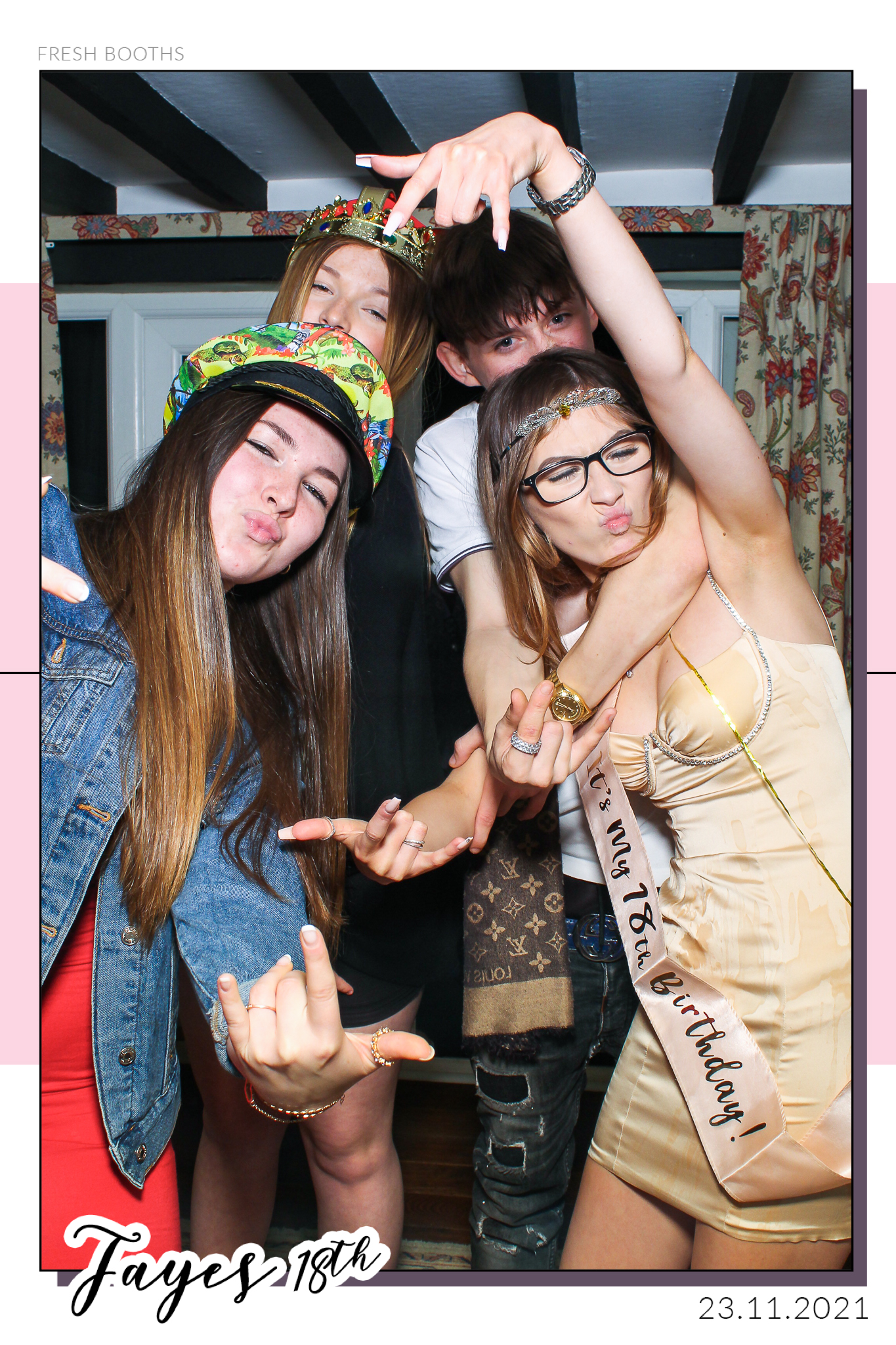 Fayes 18th - Selfie Mirror | View more photos from the event at gallery.freshbooths.com/u/FreshBooths/Fayes-18th-Selfie-Mirror