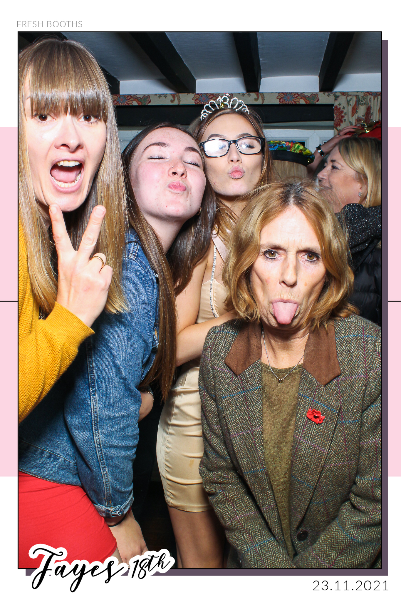 Fayes 18th - Selfie Mirror | View more photos from the event at gallery.freshbooths.com/u/FreshBooths/Fayes-18th-Selfie-Mirror