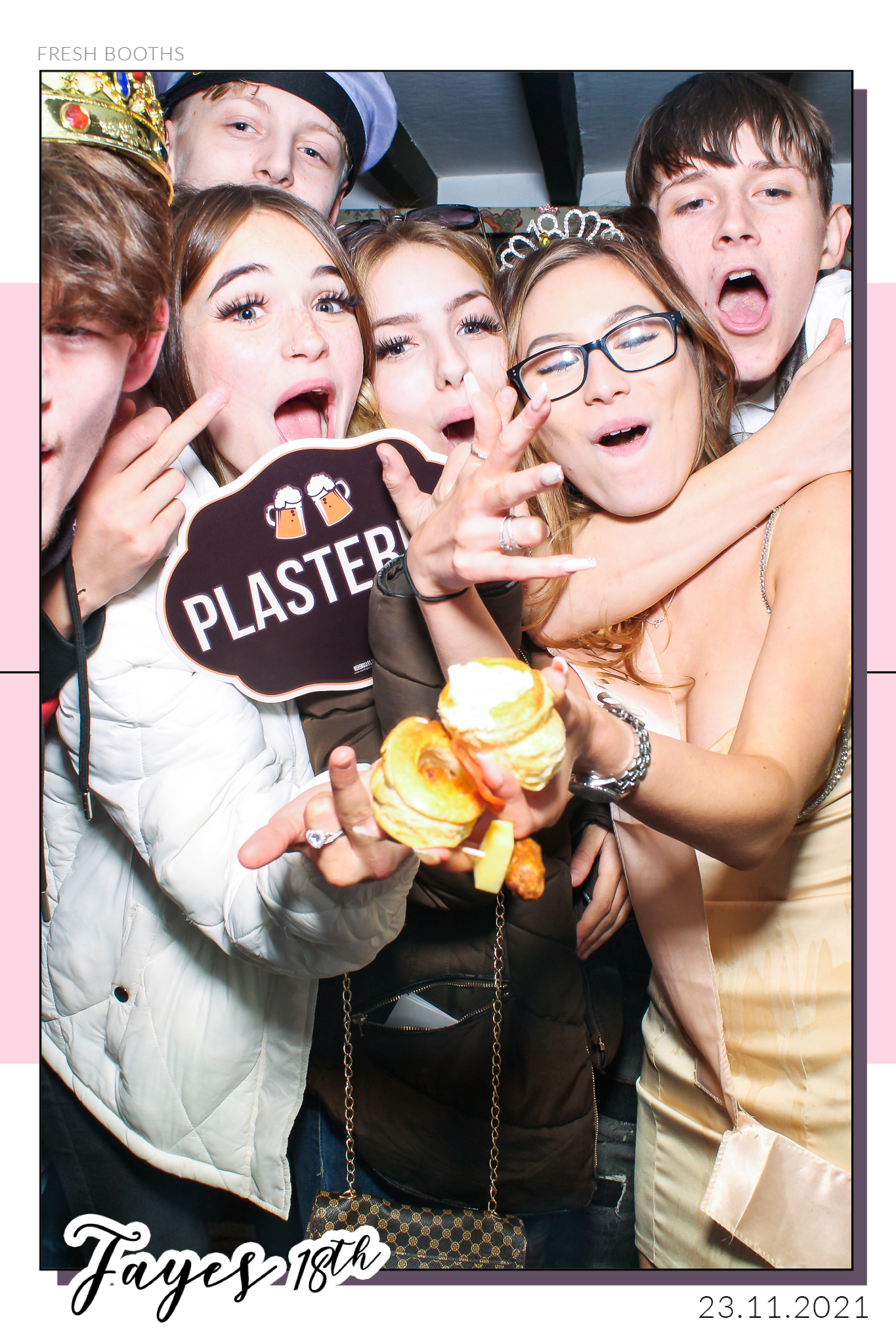 Fayes 18th - Selfie Mirror | View more photos from the event at gallery.freshbooths.com/u/FreshBooths/Fayes-18th-Selfie-Mirror