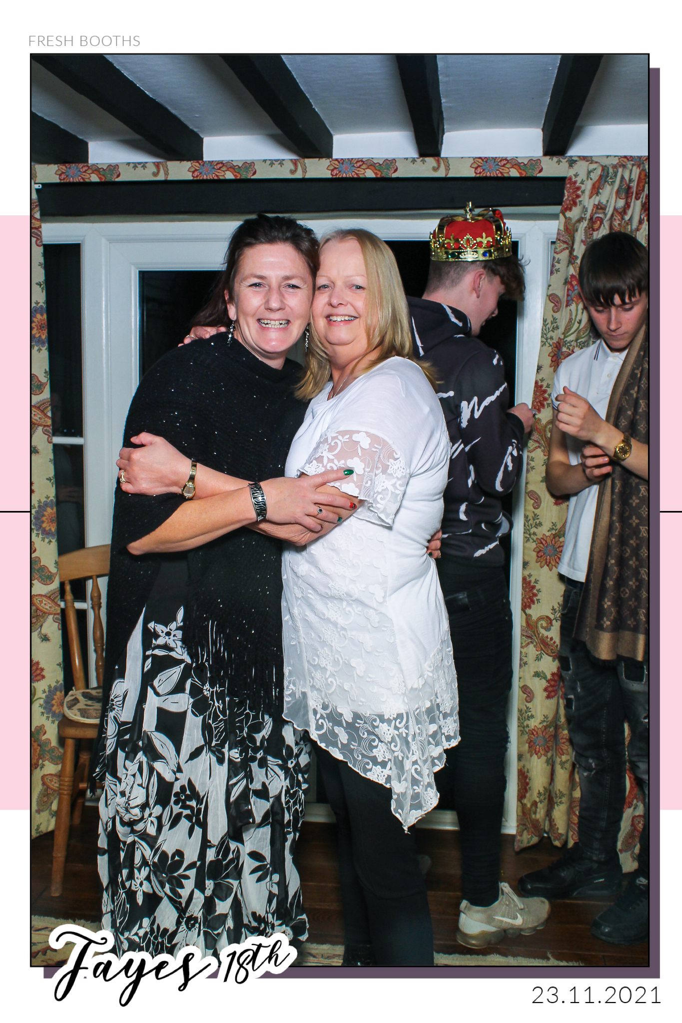 Fayes 18th - Selfie Mirror | View more photos from the event at gallery.freshbooths.com/u/FreshBooths/Fayes-18th-Selfie-Mirror