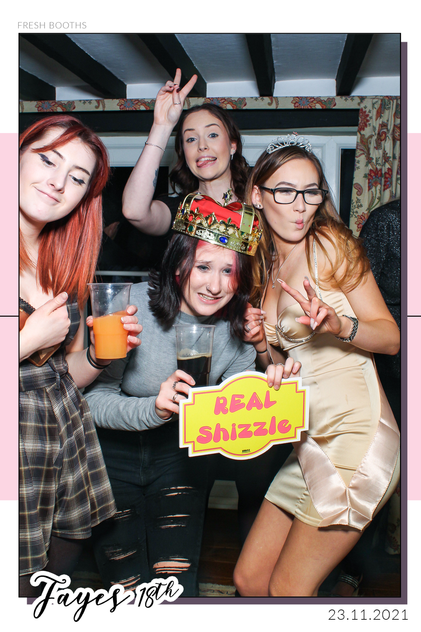 Fayes 18th - Selfie Mirror | View more photos from the event at gallery.freshbooths.com/u/FreshBooths/Fayes-18th-Selfie-Mirror