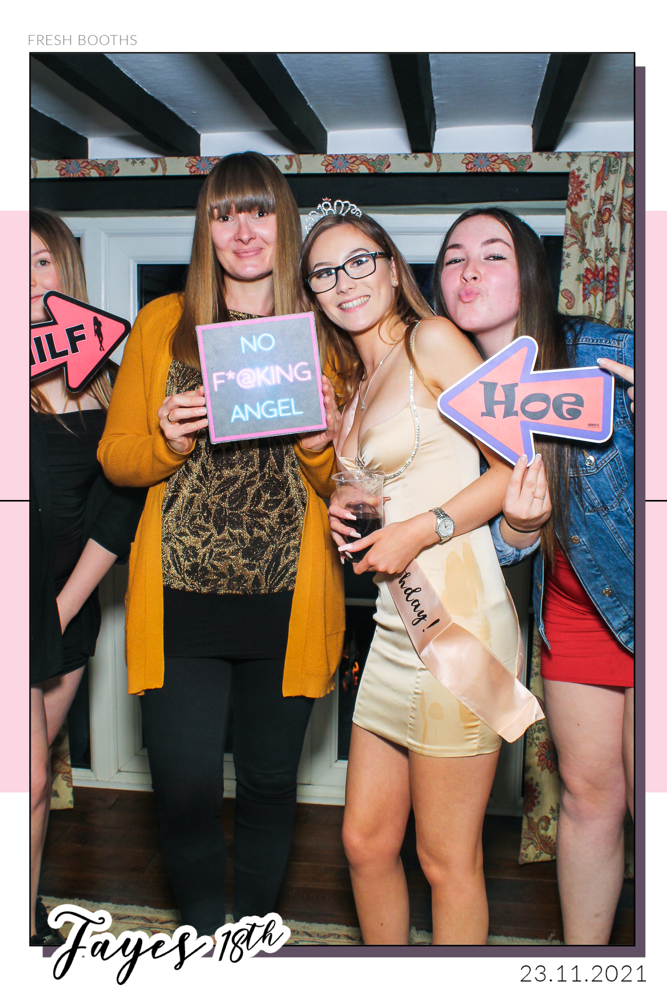 Fayes 18th - Selfie Mirror | View more photos from the event at gallery.freshbooths.com/u/FreshBooths/Fayes-18th-Selfie-Mirror