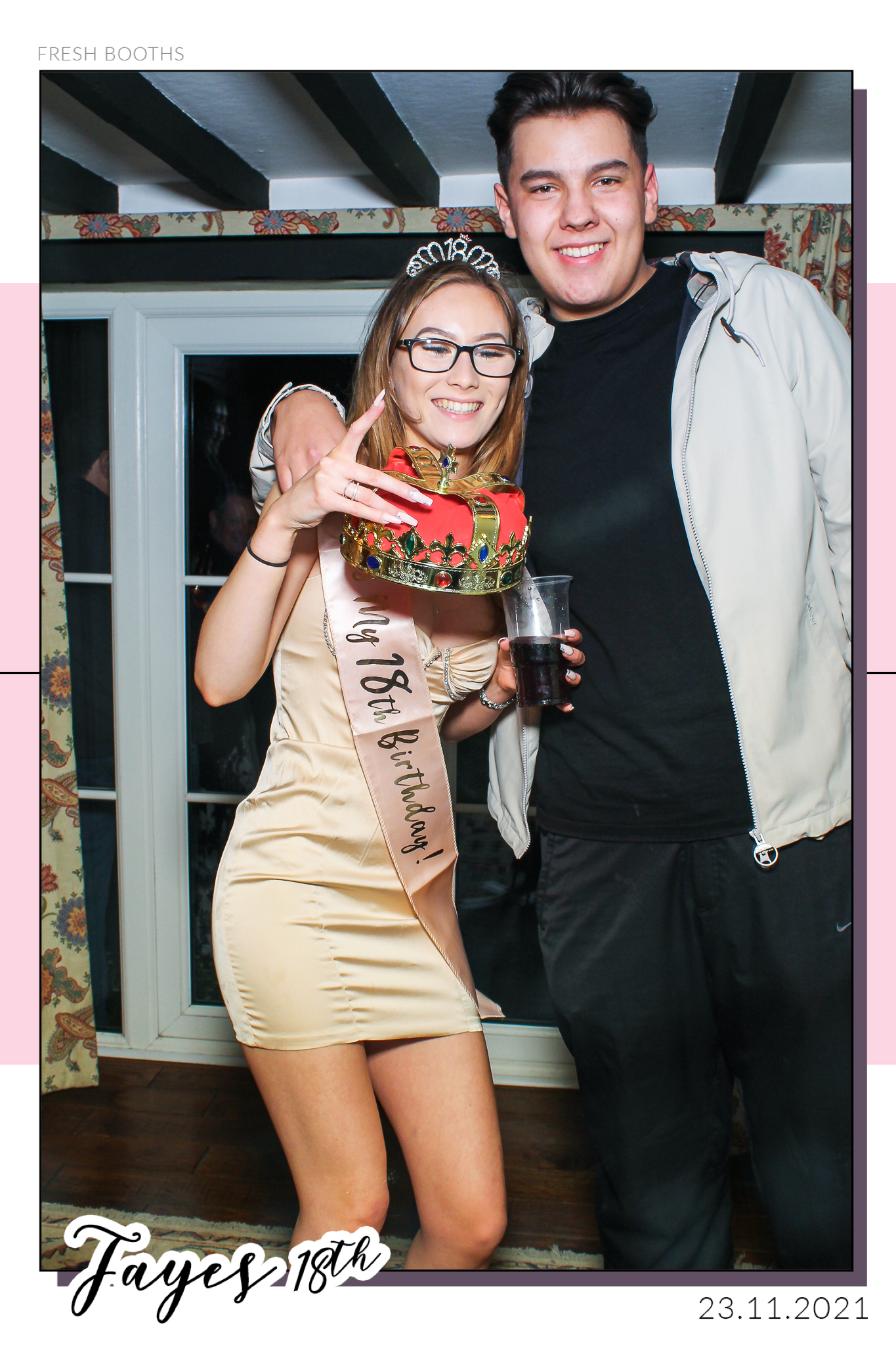 Fayes 18th - Selfie Mirror | View more photos from the event at gallery.freshbooths.com/u/FreshBooths/Fayes-18th-Selfie-Mirror