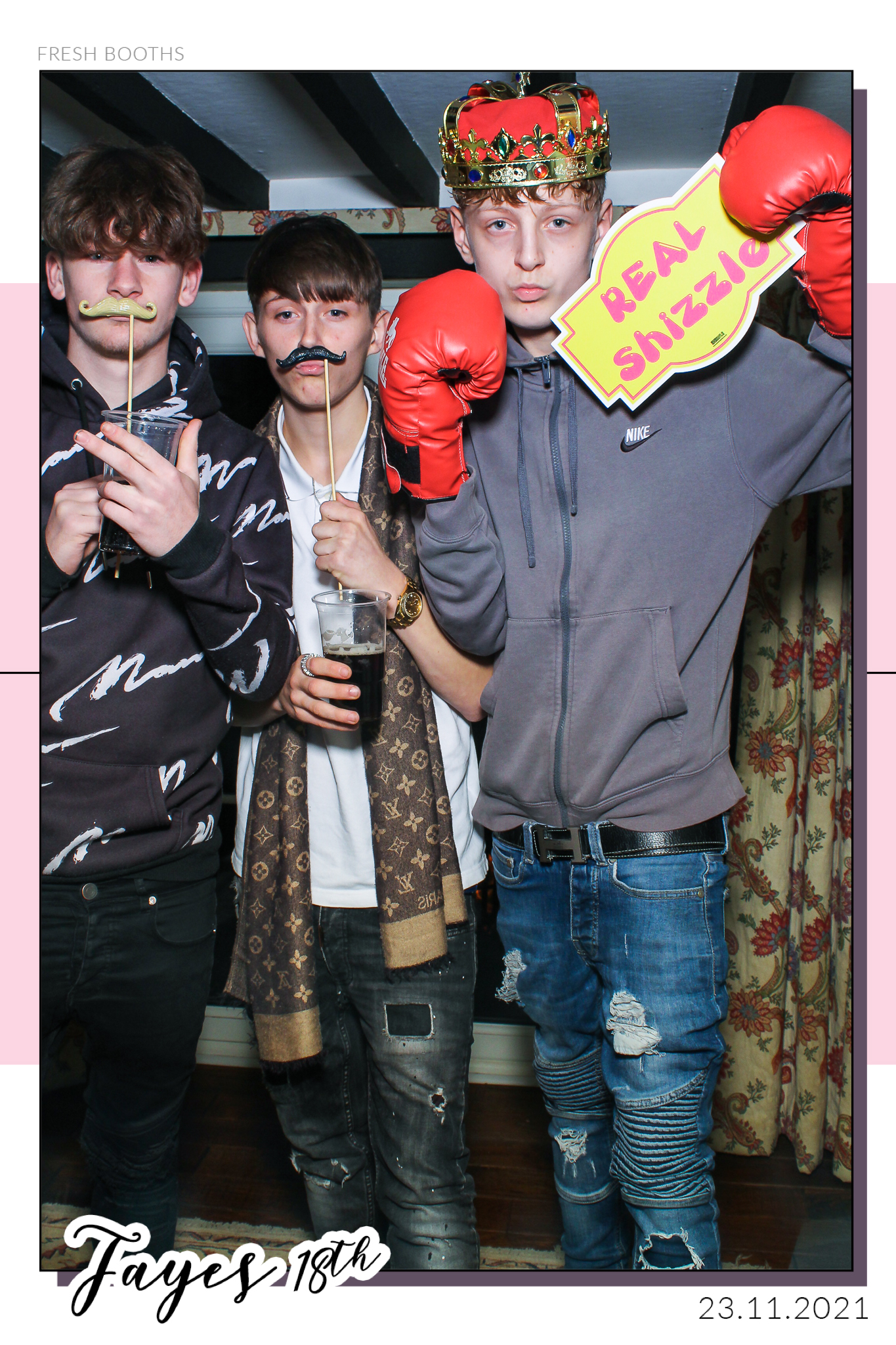 Fayes 18th - Selfie Mirror | View more photos from the event at gallery.freshbooths.com/u/FreshBooths/Fayes-18th-Selfie-Mirror