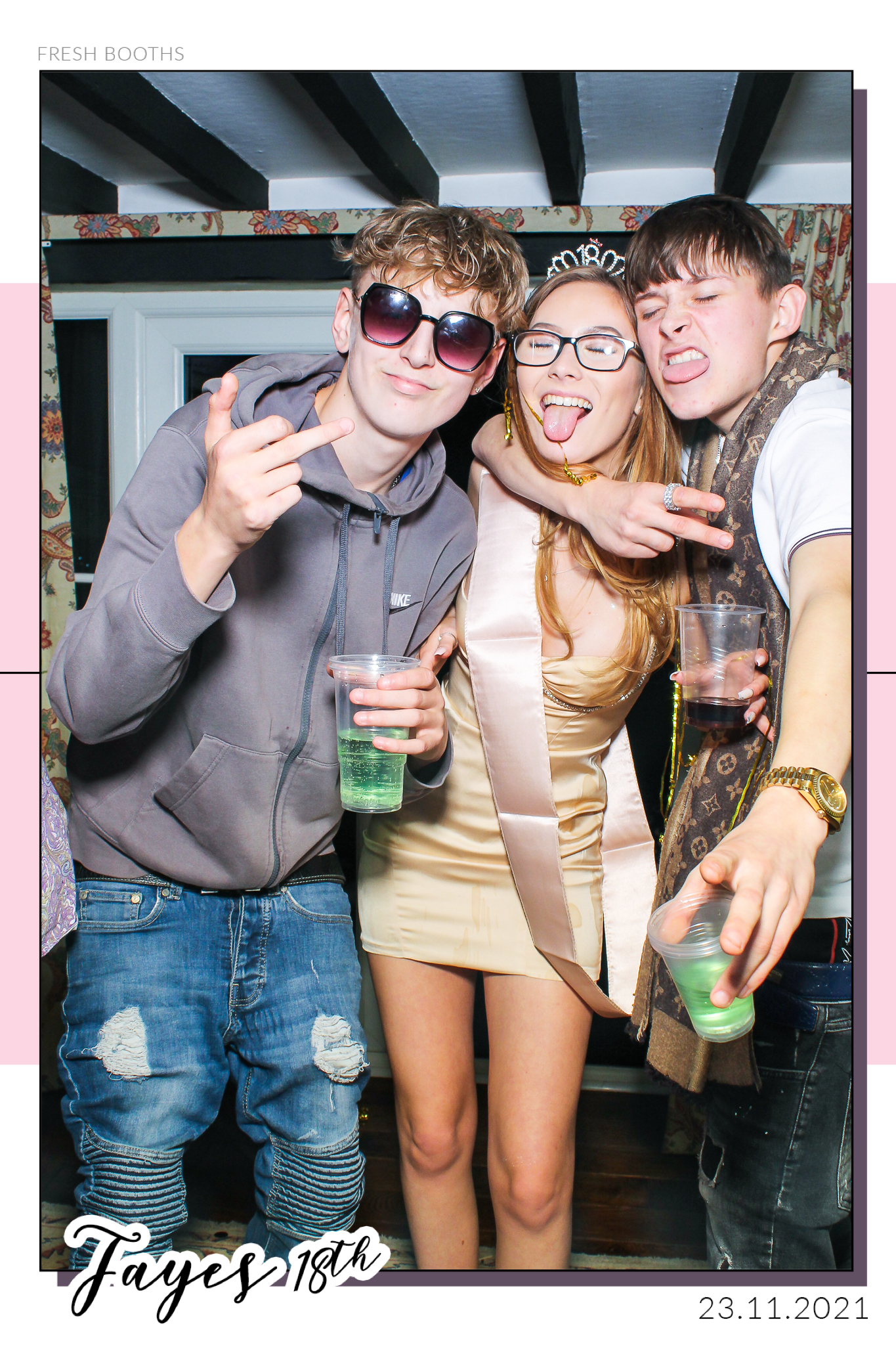 Fayes 18th - Selfie Mirror | View more photos from the event at gallery.freshbooths.com/u/FreshBooths/Fayes-18th-Selfie-Mirror