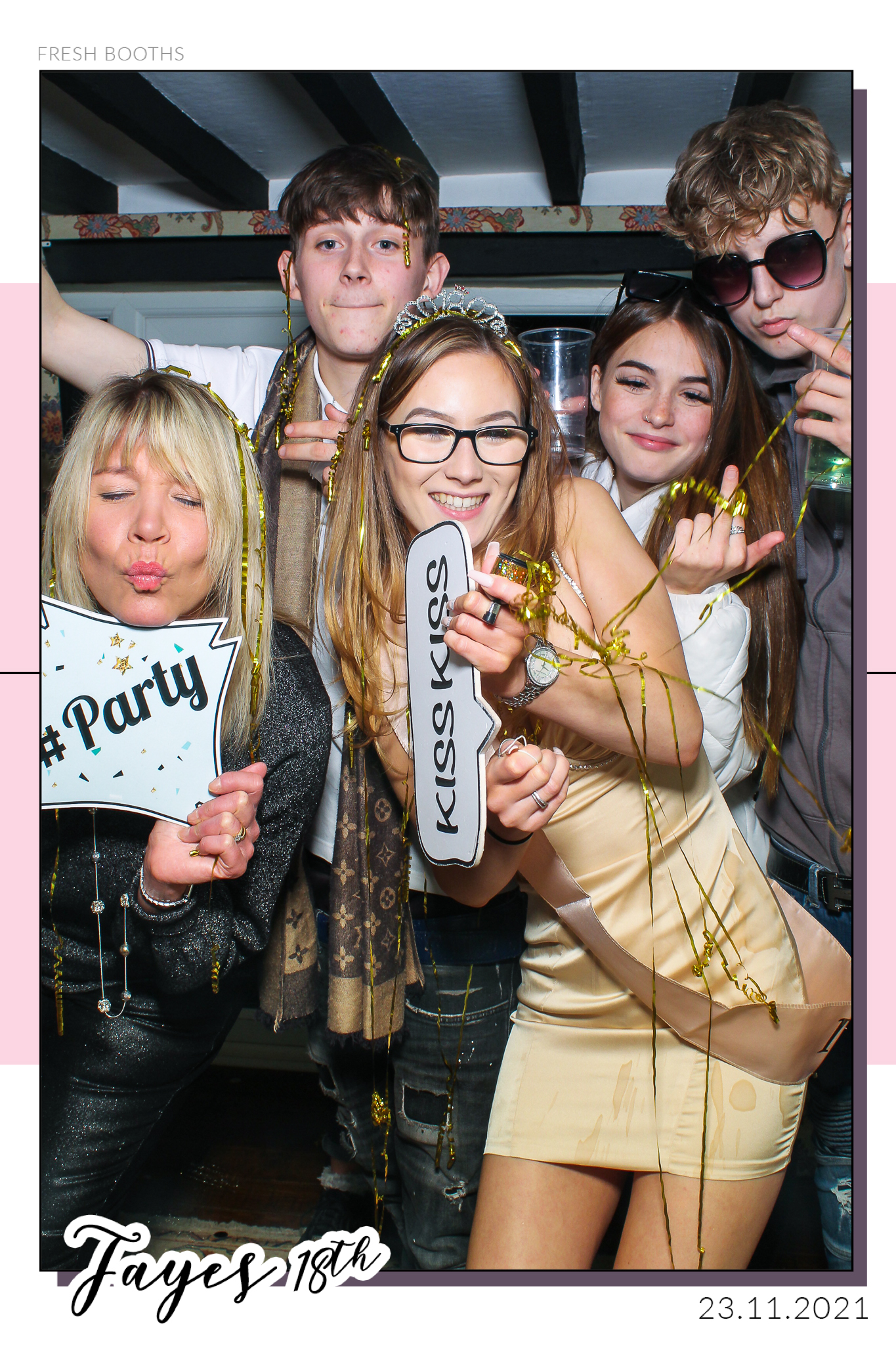 Fayes 18th - Selfie Mirror | View more photos from the event at gallery.freshbooths.com/u/FreshBooths/Fayes-18th-Selfie-Mirror