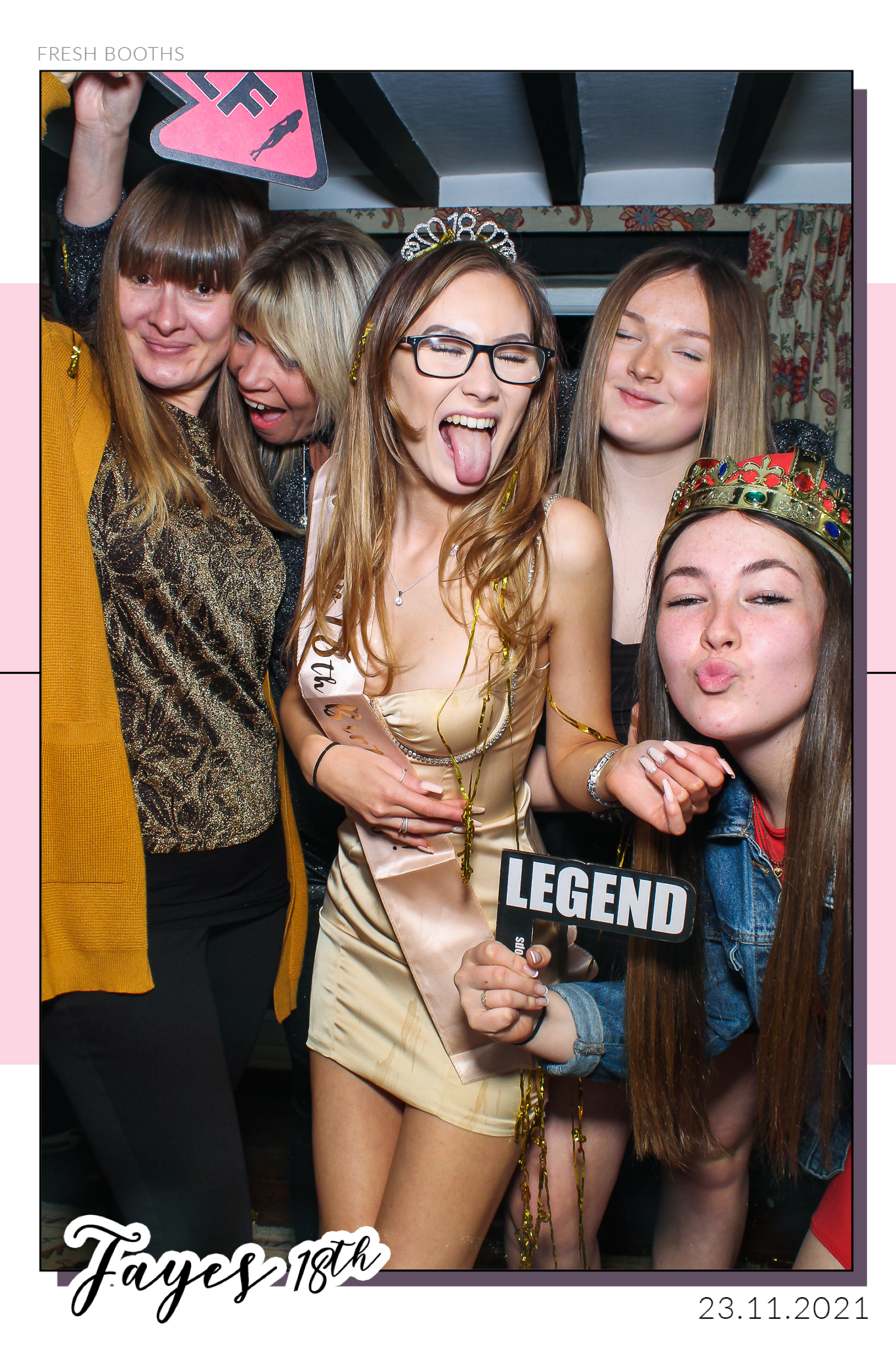 Fayes 18th - Selfie Mirror | View more photos from the event at gallery.freshbooths.com/u/FreshBooths/Fayes-18th-Selfie-Mirror
