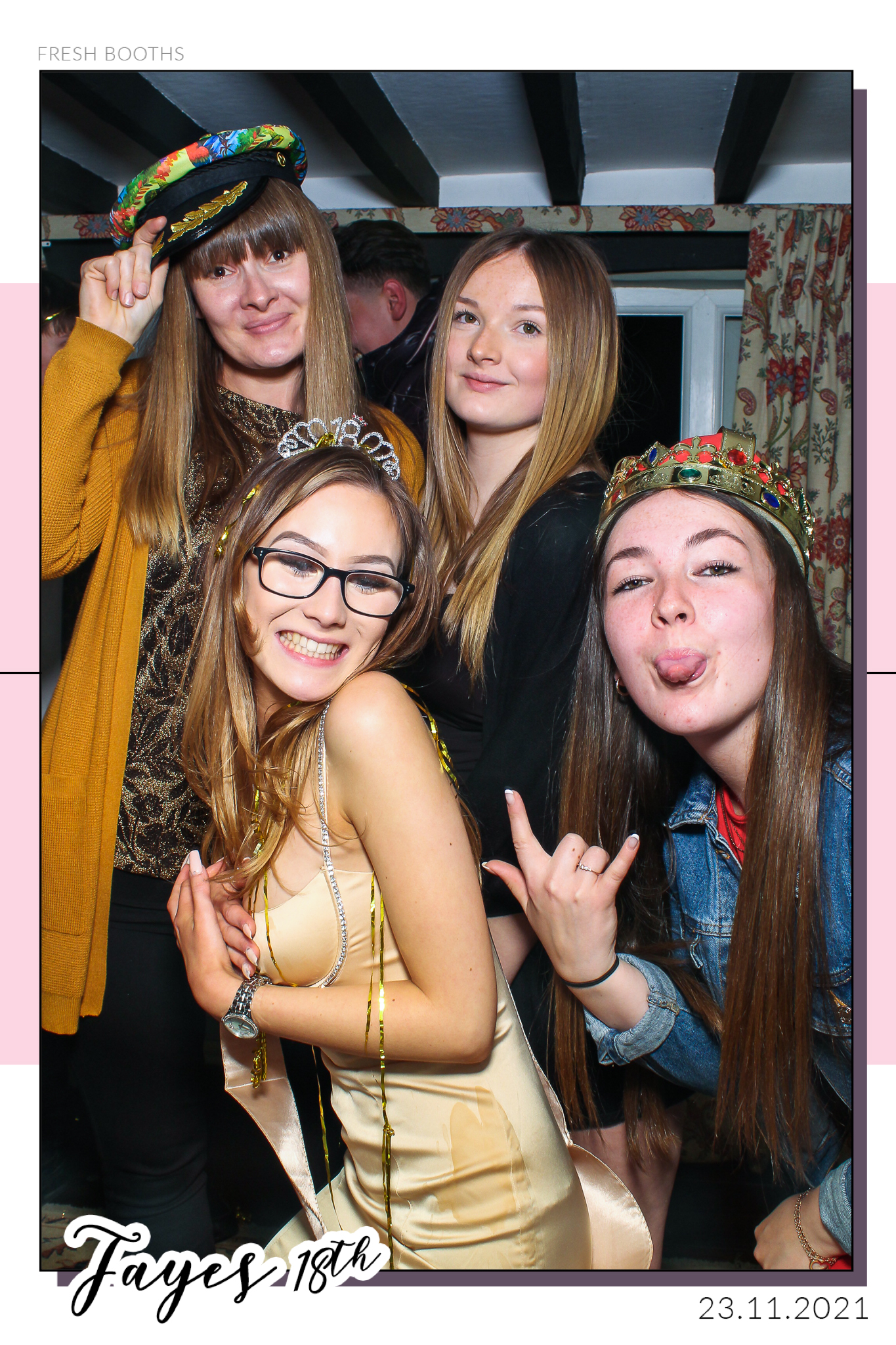 Fayes 18th - Selfie Mirror | View more photos from the event at gallery.freshbooths.com/u/FreshBooths/Fayes-18th-Selfie-Mirror