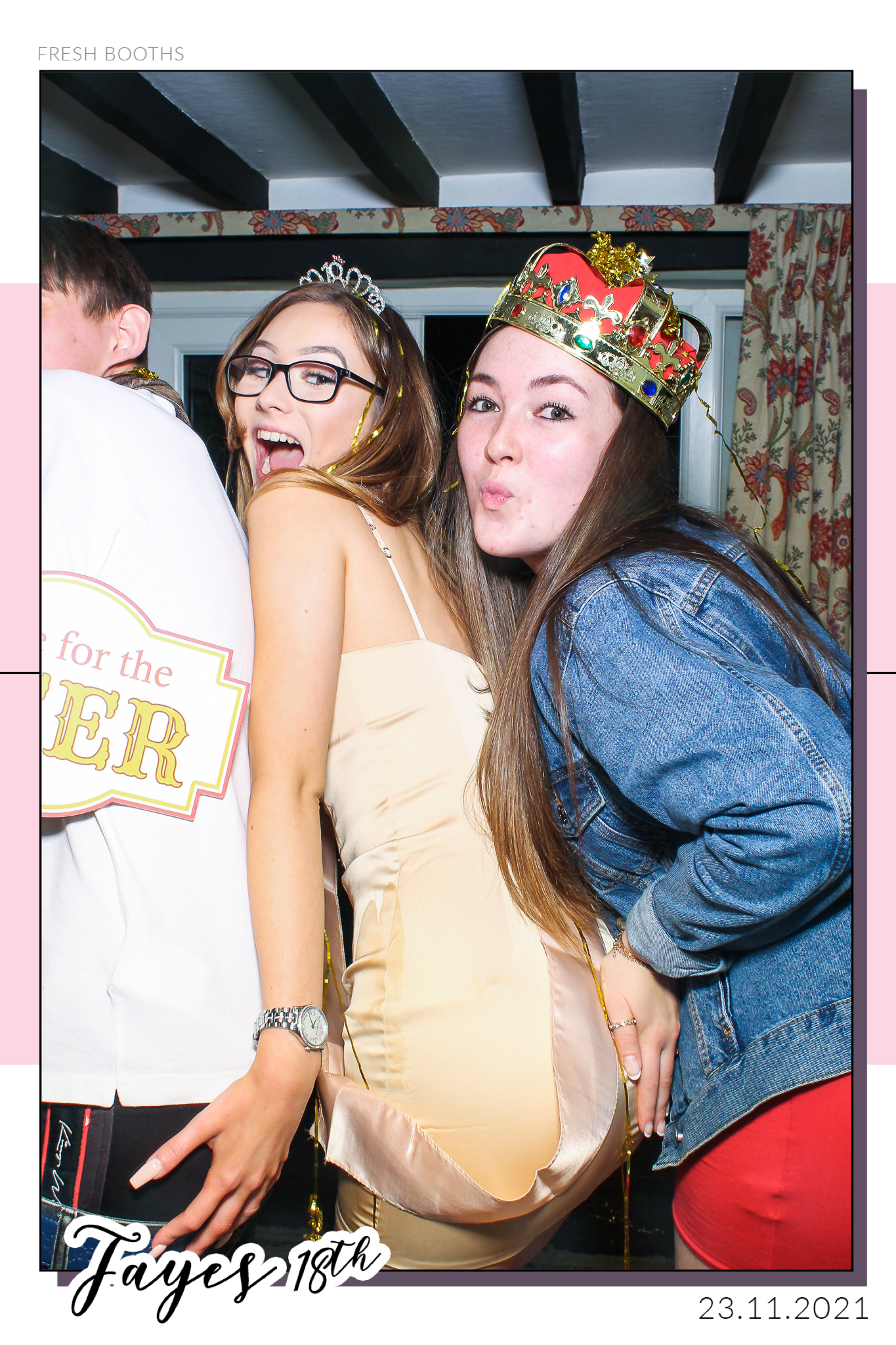 Fayes 18th - Selfie Mirror | View more photos from the event at gallery.freshbooths.com/u/FreshBooths/Fayes-18th-Selfie-Mirror