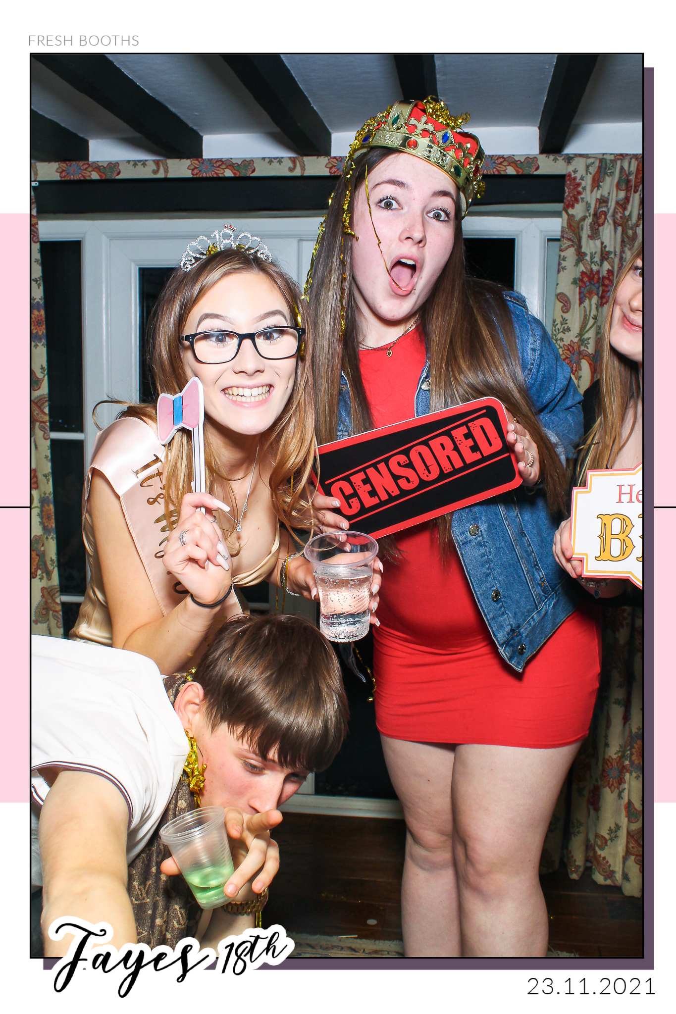 Fayes 18th - Selfie Mirror | View more photos from the event at gallery.freshbooths.com/u/FreshBooths/Fayes-18th-Selfie-Mirror
