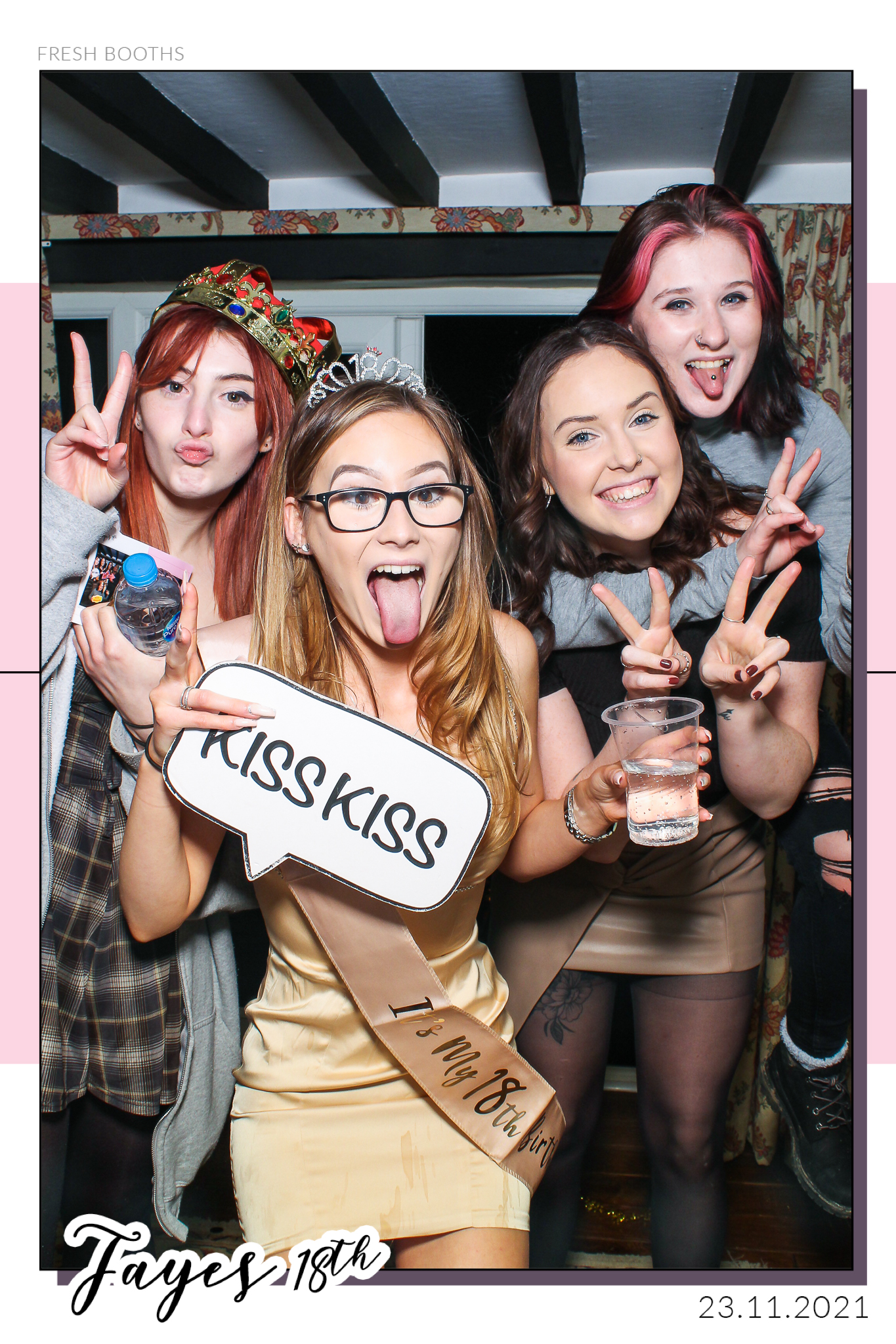 Fayes 18th - Selfie Mirror | View more photos from the event at gallery.freshbooths.com/u/FreshBooths/Fayes-18th-Selfie-Mirror