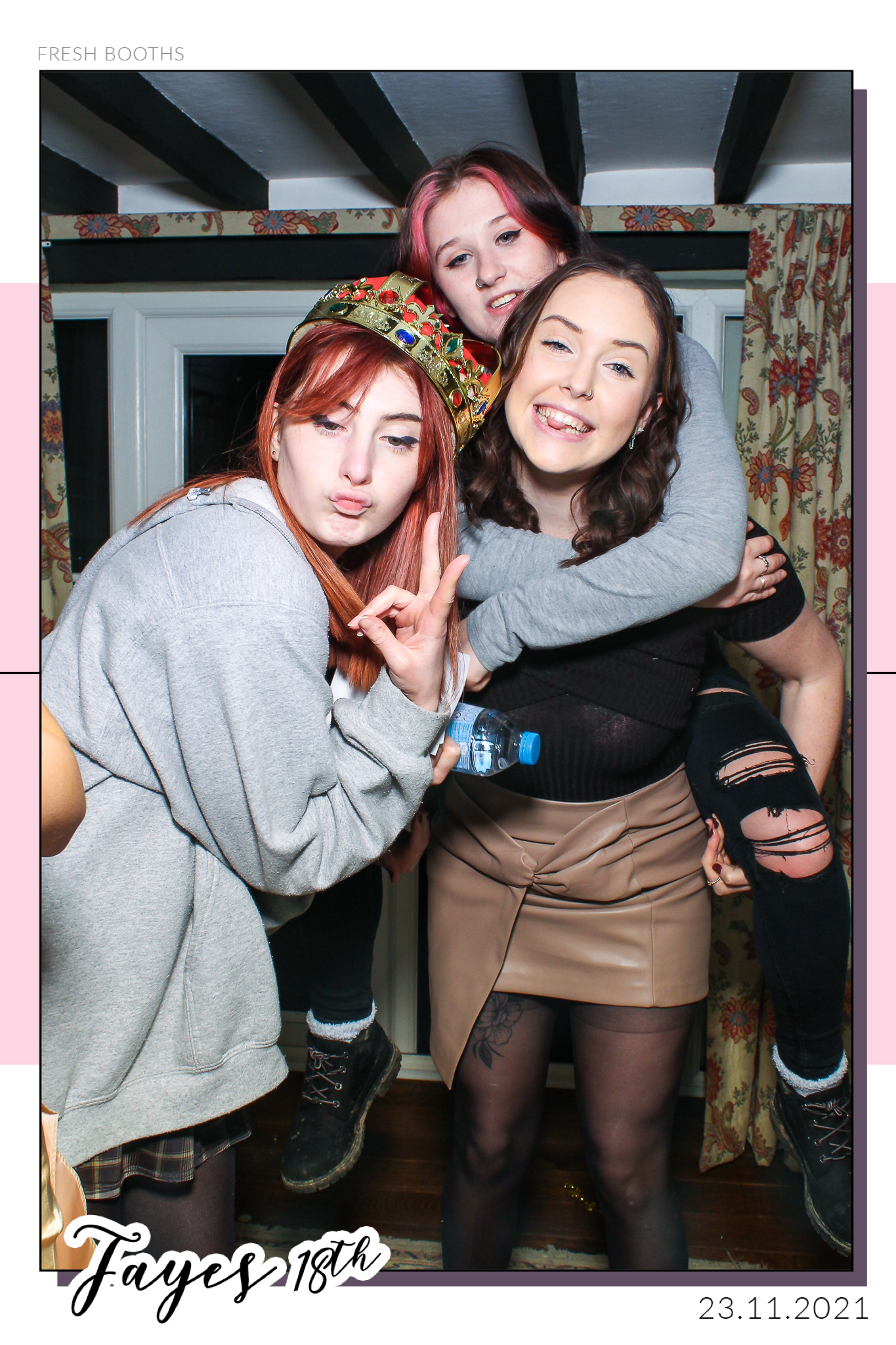 Fayes 18th - Selfie Mirror | View more photos from the event at gallery.freshbooths.com/u/FreshBooths/Fayes-18th-Selfie-Mirror