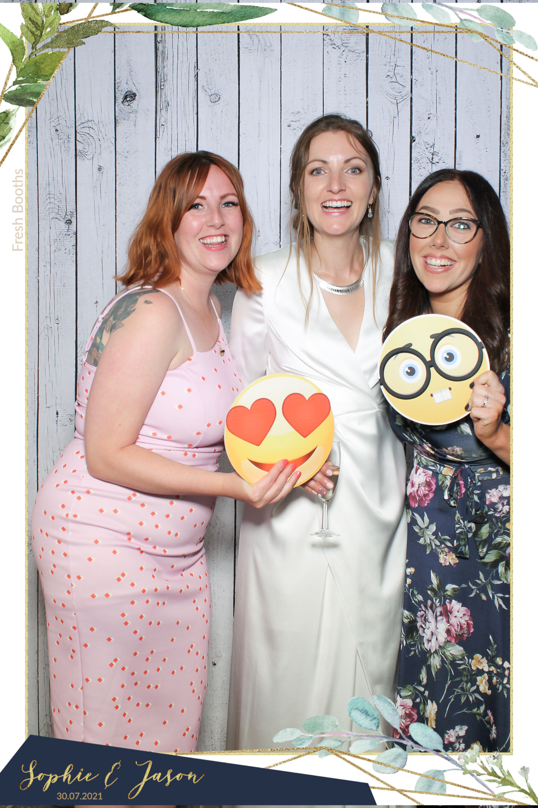 Jason and Sophie Wedding - Selfie Mirror | View more photos from the event at gallery.freshbooths.com/u/FreshBooths/Jason-and-Sophie-Wedding-Selfie-Mirror