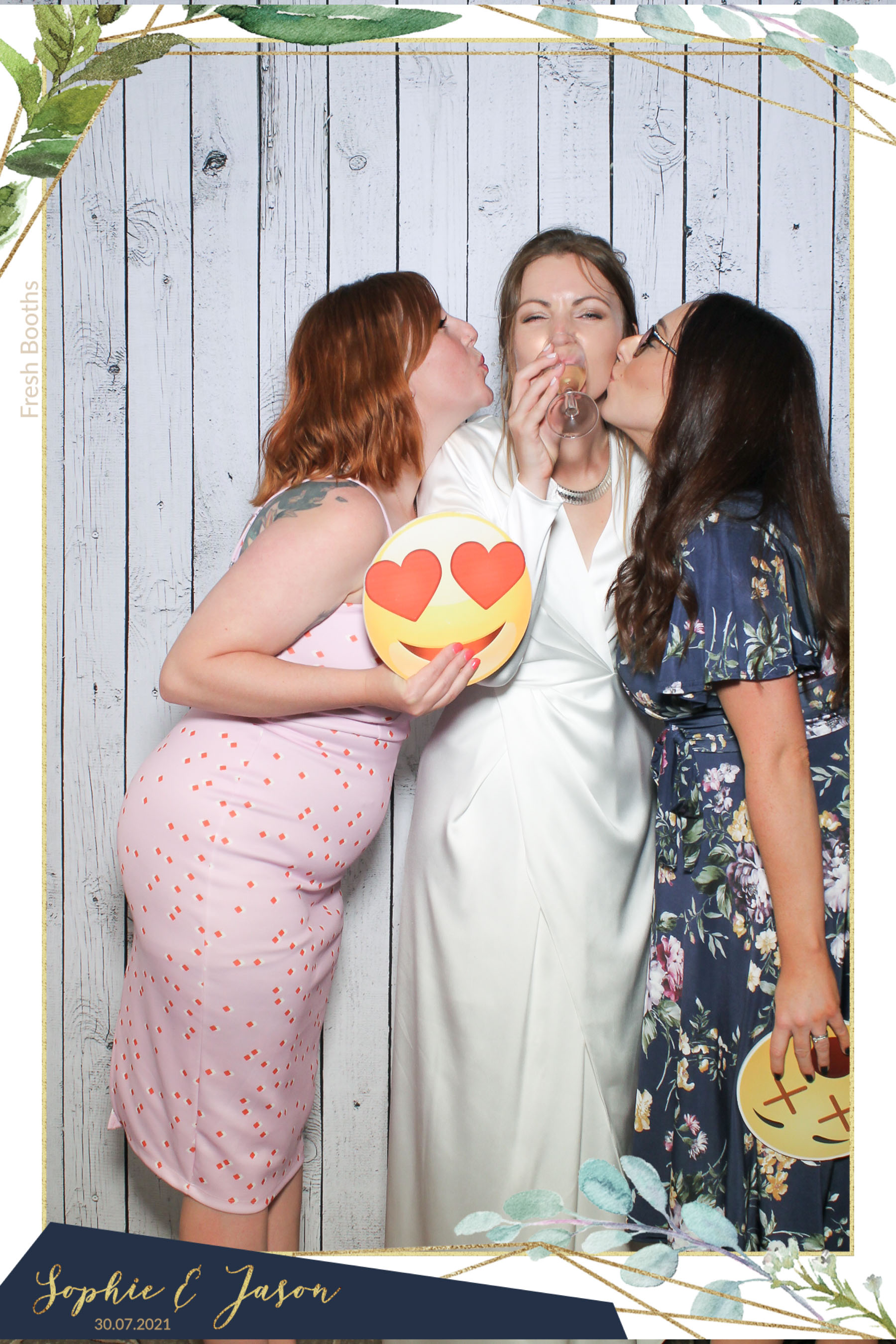 Jason and Sophie Wedding - Selfie Mirror | View more photos from the event at gallery.freshbooths.com/u/FreshBooths/Jason-and-Sophie-Wedding-Selfie-Mirror