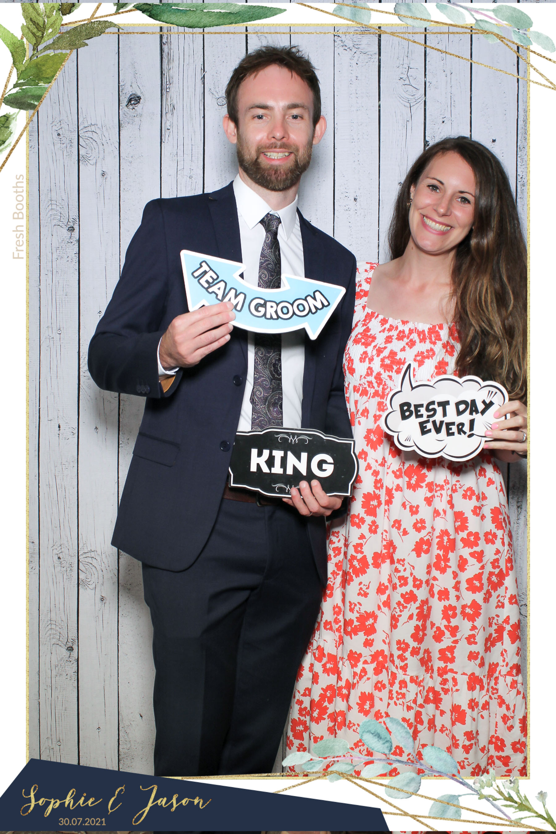 Jason and Sophie Wedding - Selfie Mirror | View more photos from the event at gallery.freshbooths.com/u/FreshBooths/Jason-and-Sophie-Wedding-Selfie-Mirror