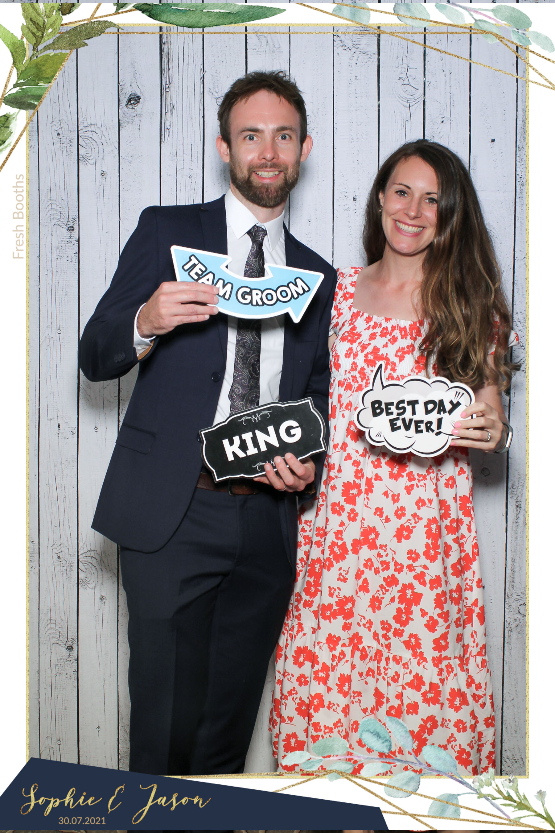 Jason and Sophie Wedding - Selfie Mirror | View more photos from the event at gallery.freshbooths.com/u/FreshBooths/Jason-and-Sophie-Wedding-Selfie-Mirror