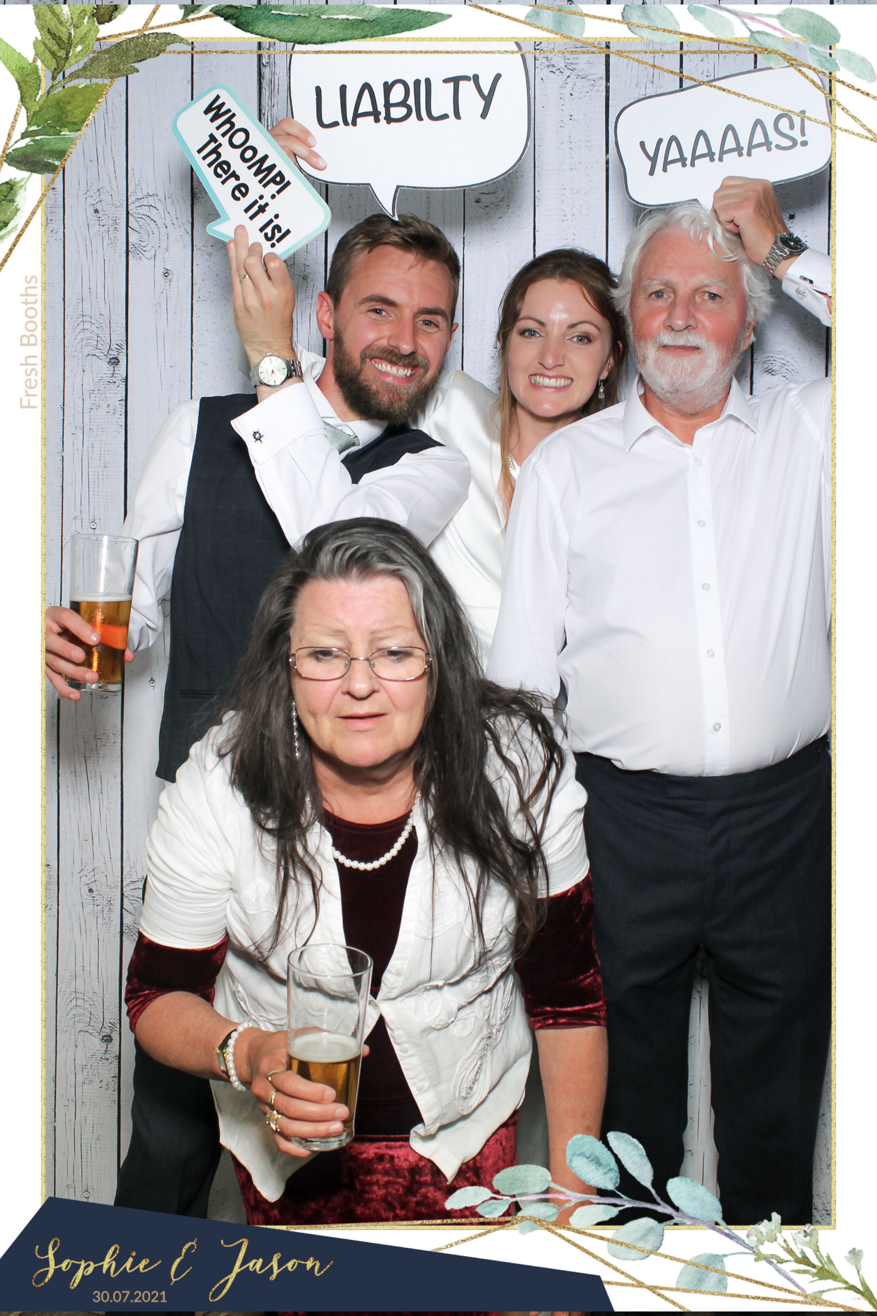 Jason and Sophie Wedding - Selfie Mirror | View more photos from the event at gallery.freshbooths.com/u/FreshBooths/Jason-and-Sophie-Wedding-Selfie-Mirror