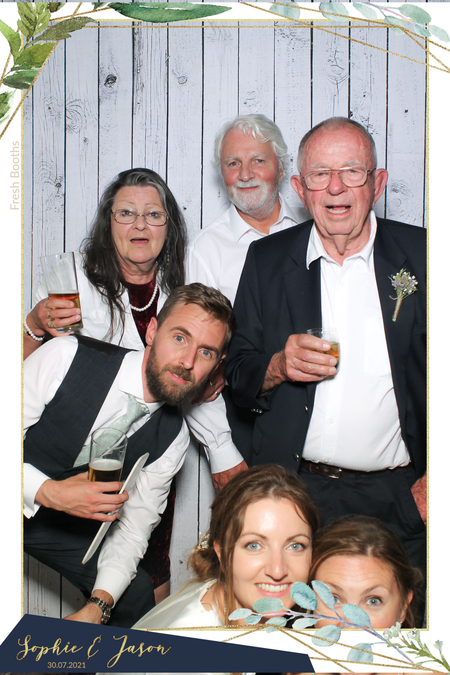 Jason and Sophie Wedding - Selfie Mirror | View more photos from the event at gallery.freshbooths.com/u/FreshBooths/Jason-and-Sophie-Wedding-Selfie-Mirror