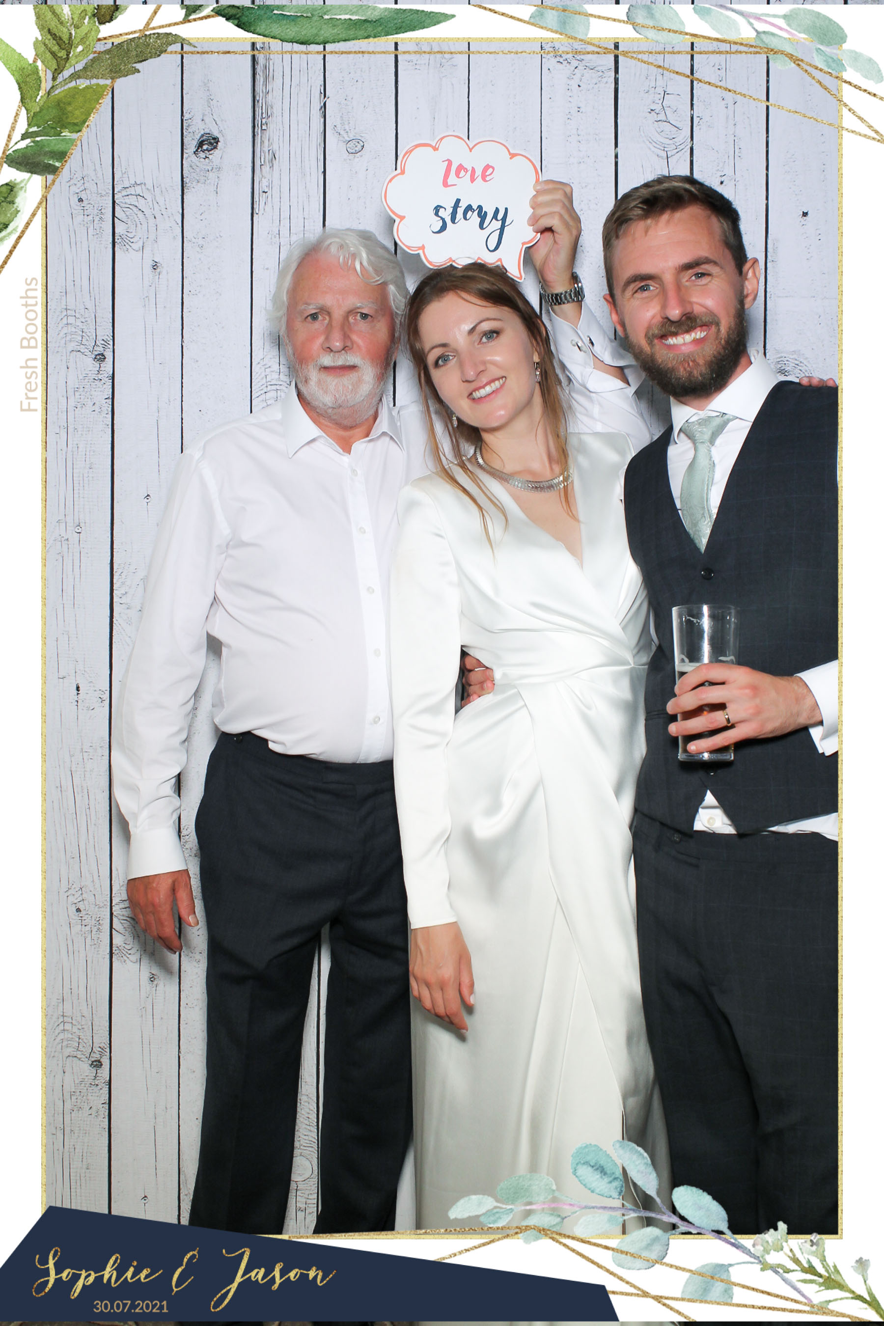 Jason and Sophie Wedding - Selfie Mirror | View more photos from the event at gallery.freshbooths.com/u/FreshBooths/Jason-and-Sophie-Wedding-Selfie-Mirror