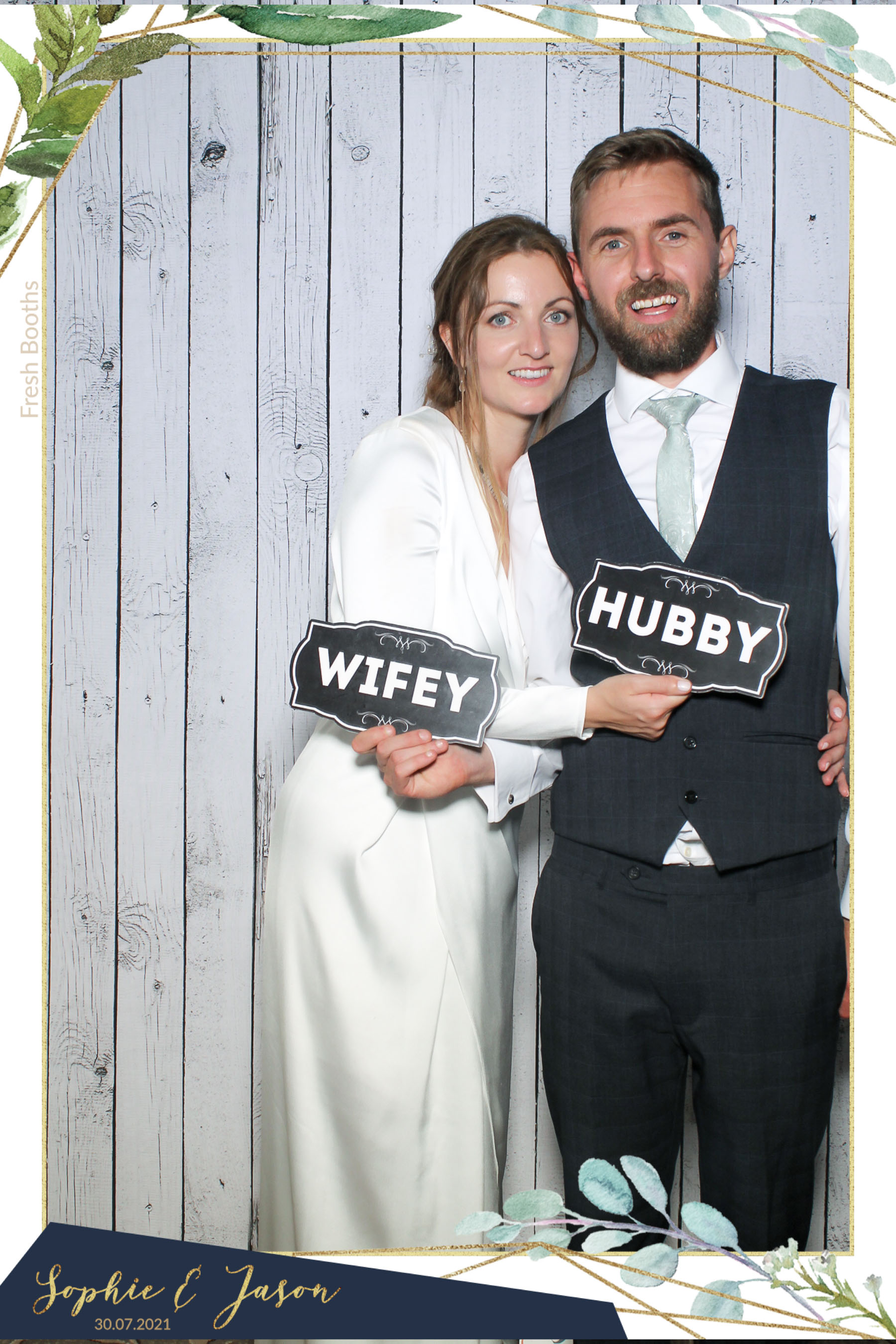Jason and Sophie Wedding - Selfie Mirror | View more photos from the event at gallery.freshbooths.com/u/FreshBooths/Jason-and-Sophie-Wedding-Selfie-Mirror