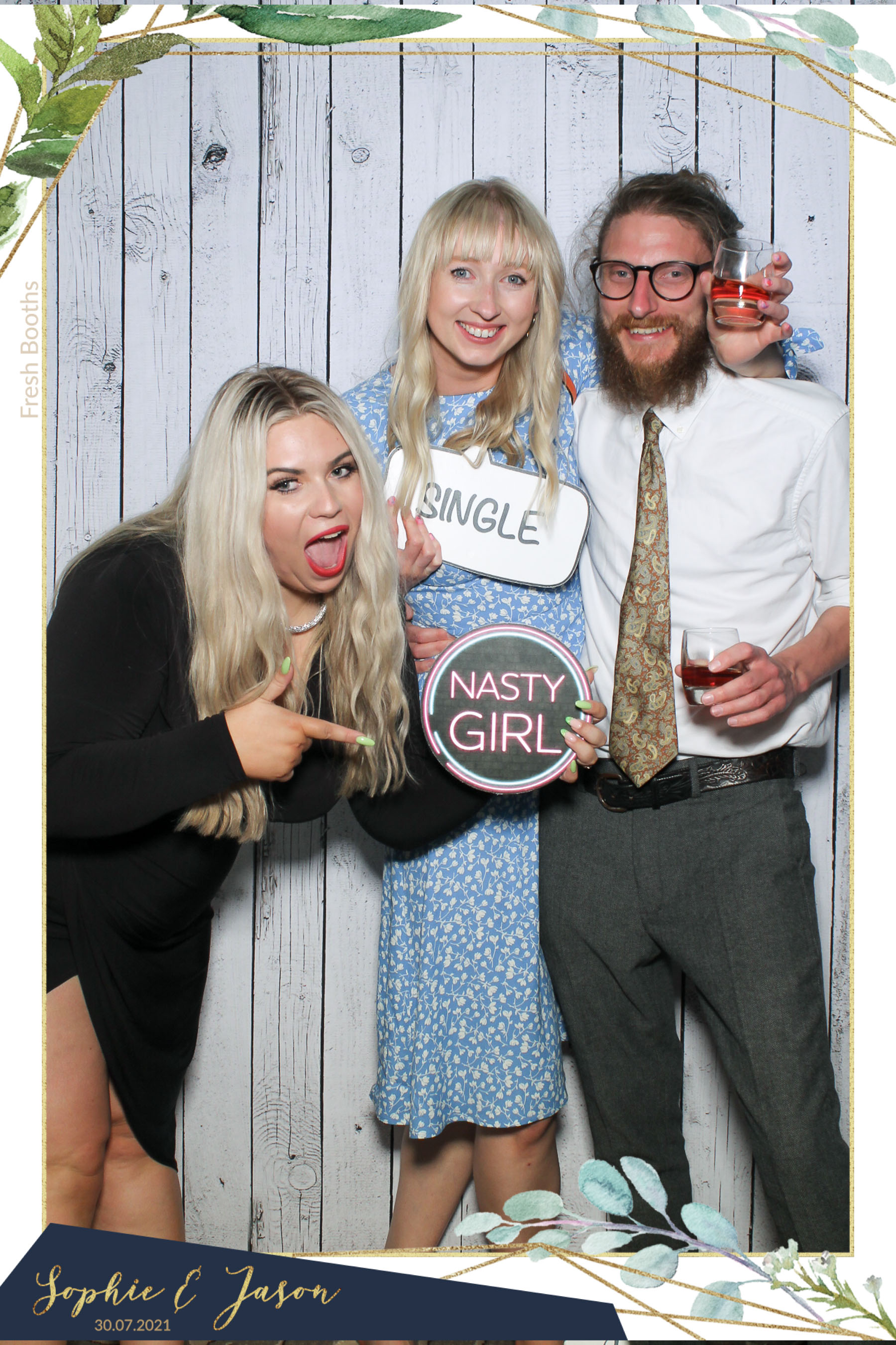 Jason and Sophie Wedding - Selfie Mirror | View more photos from the event at gallery.freshbooths.com/u/FreshBooths/Jason-and-Sophie-Wedding-Selfie-Mirror