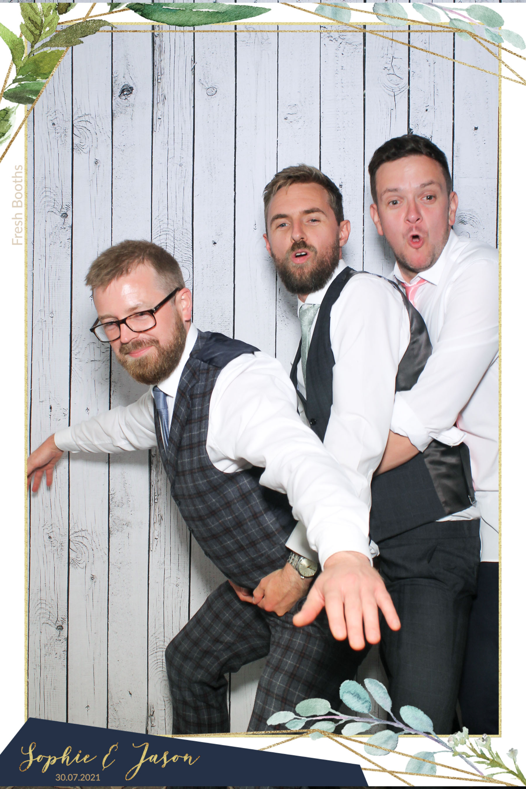 Jason and Sophie Wedding - Selfie Mirror | View more photos from the event at gallery.freshbooths.com/u/FreshBooths/Jason-and-Sophie-Wedding-Selfie-Mirror
