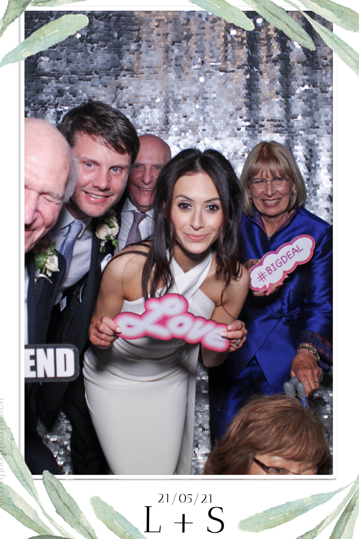 L & S Wedding | View more photos from the event at gallery.freshbooths.com/u/FreshBooths/L-S-Wedding