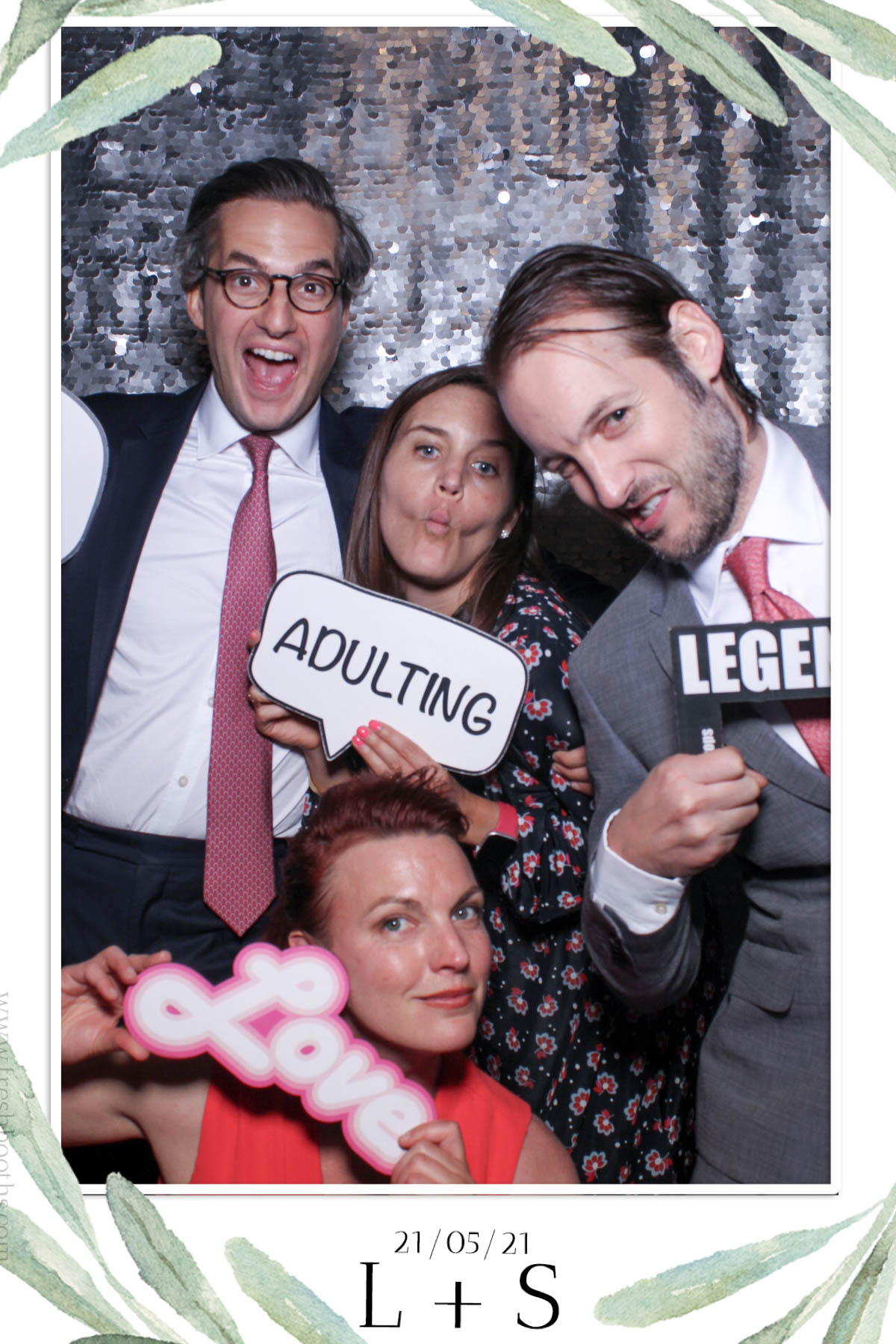 L & S Wedding | View more photos from the event at gallery.freshbooths.com/u/FreshBooths/L-S-Wedding