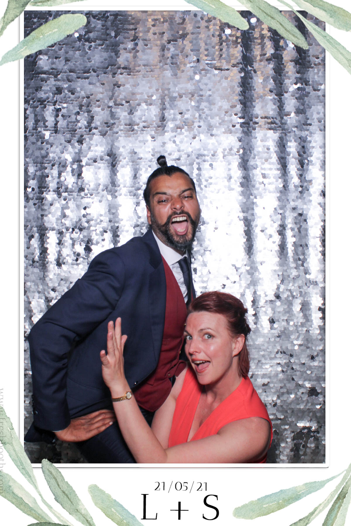L & S Wedding | View more photos from the event at gallery.freshbooths.com/u/FreshBooths/L-S-Wedding