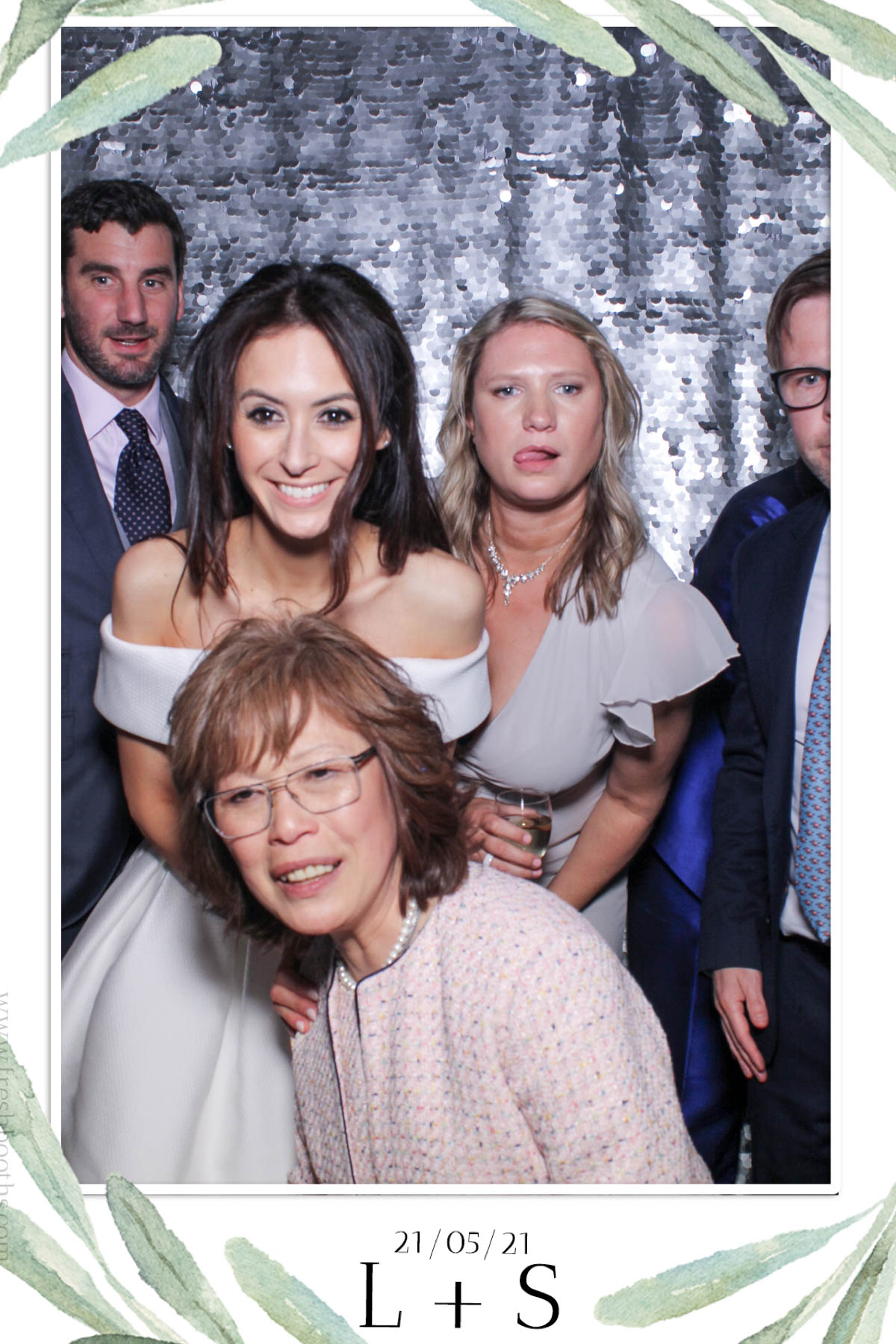 L & S Wedding | View more photos from the event at gallery.freshbooths.com/u/FreshBooths/L-S-Wedding