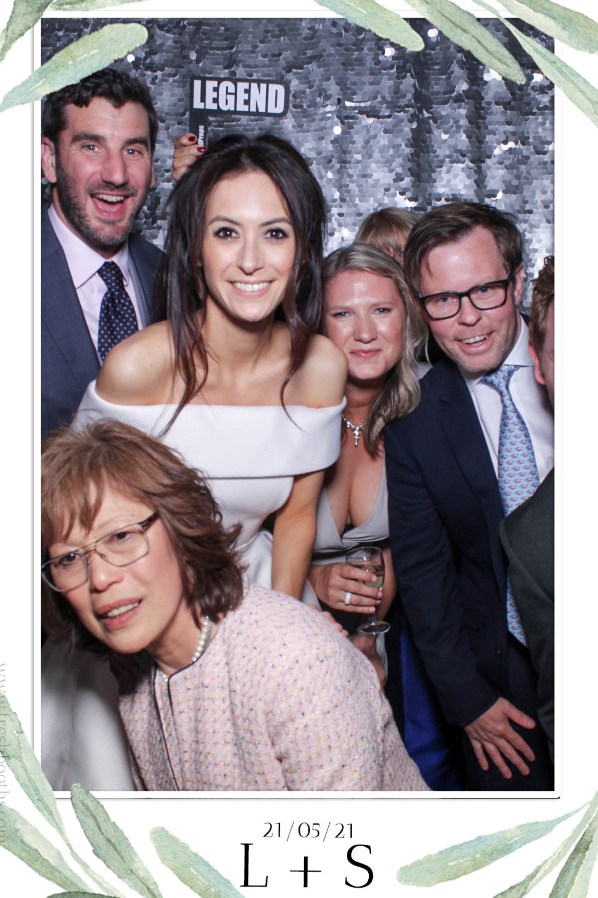 L & S Wedding | View more photos from the event at gallery.freshbooths.com/u/FreshBooths/L-S-Wedding