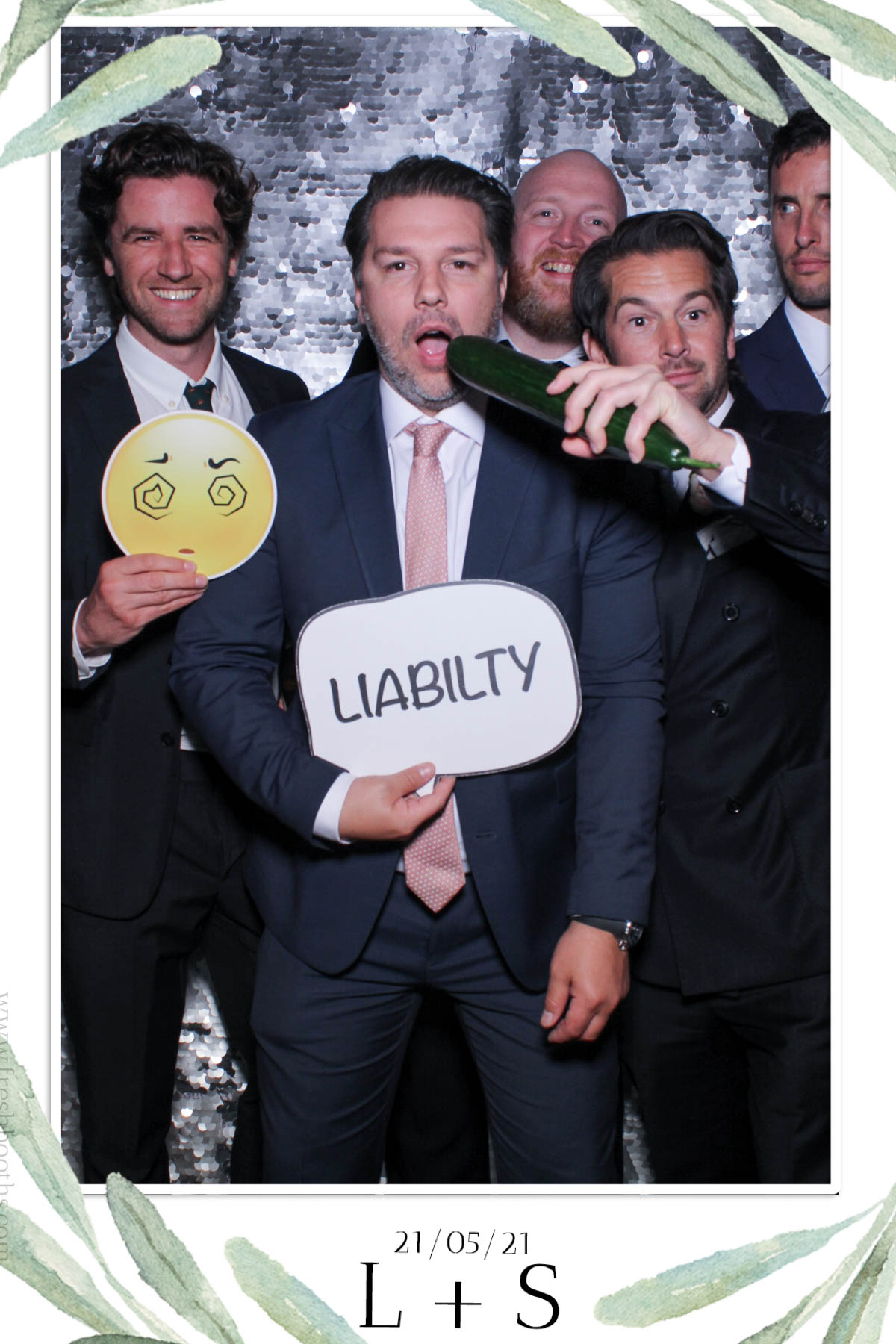 L & S Wedding | View more photos from the event at gallery.freshbooths.com/u/FreshBooths/L-S-Wedding