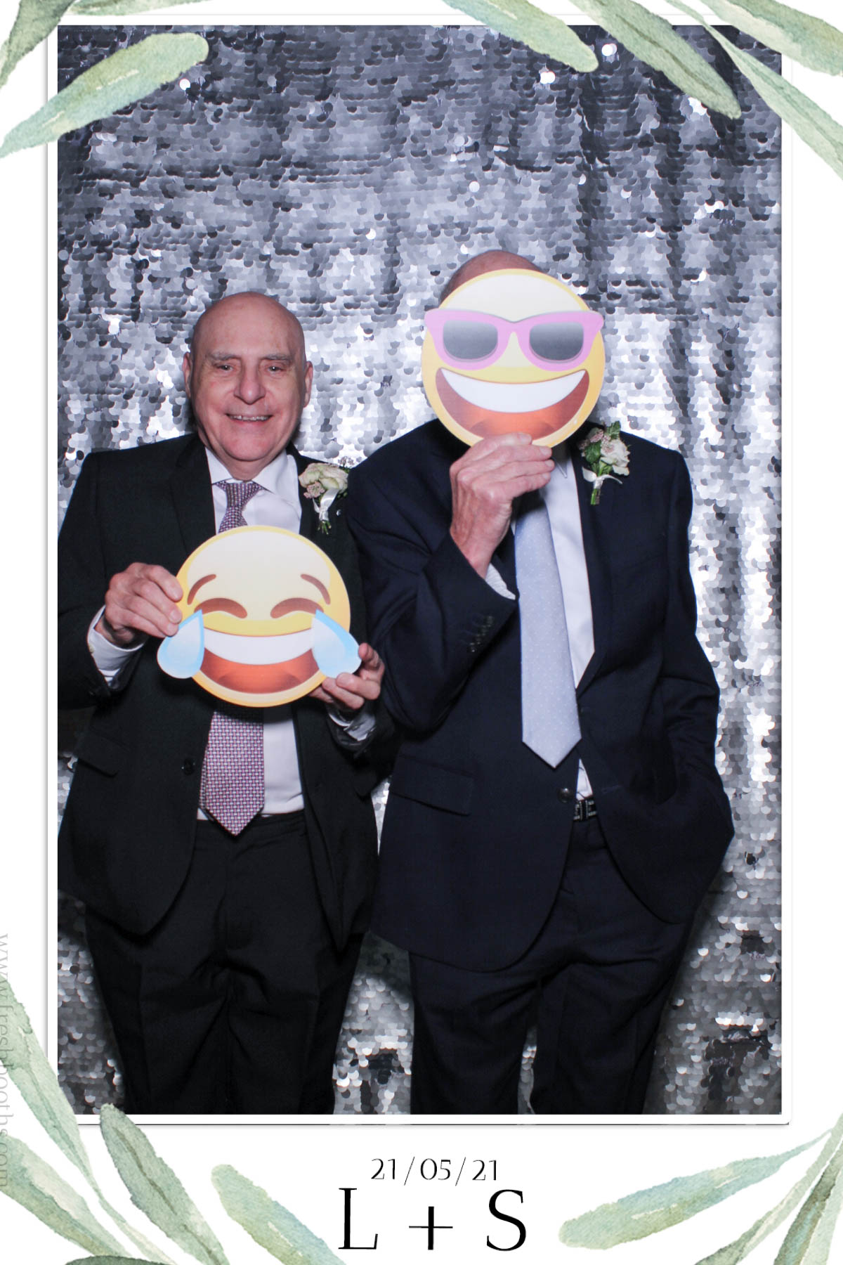 L & S Wedding | View more photos from the event at gallery.freshbooths.com/u/FreshBooths/L-S-Wedding